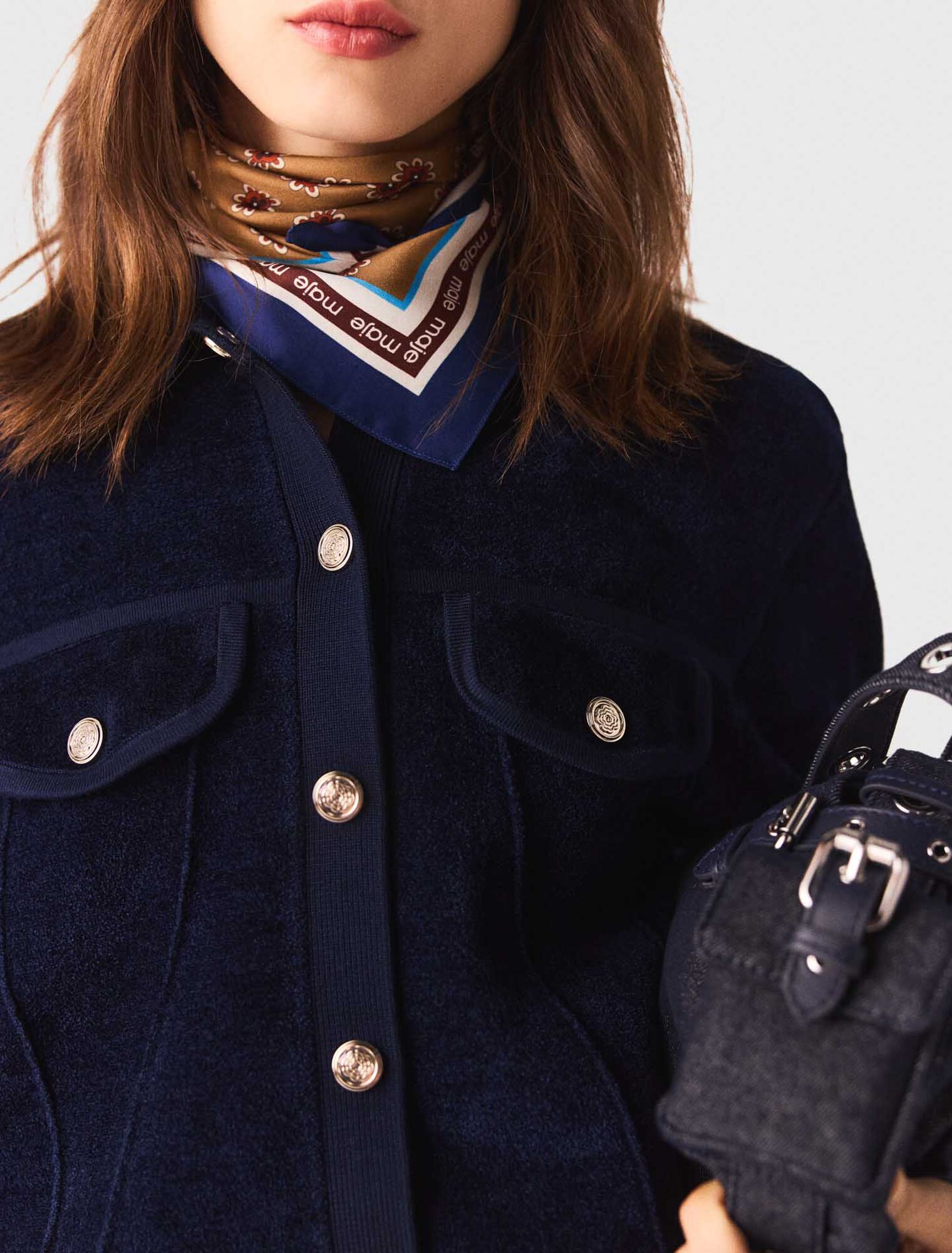 Chaqueta corta de terciopelo