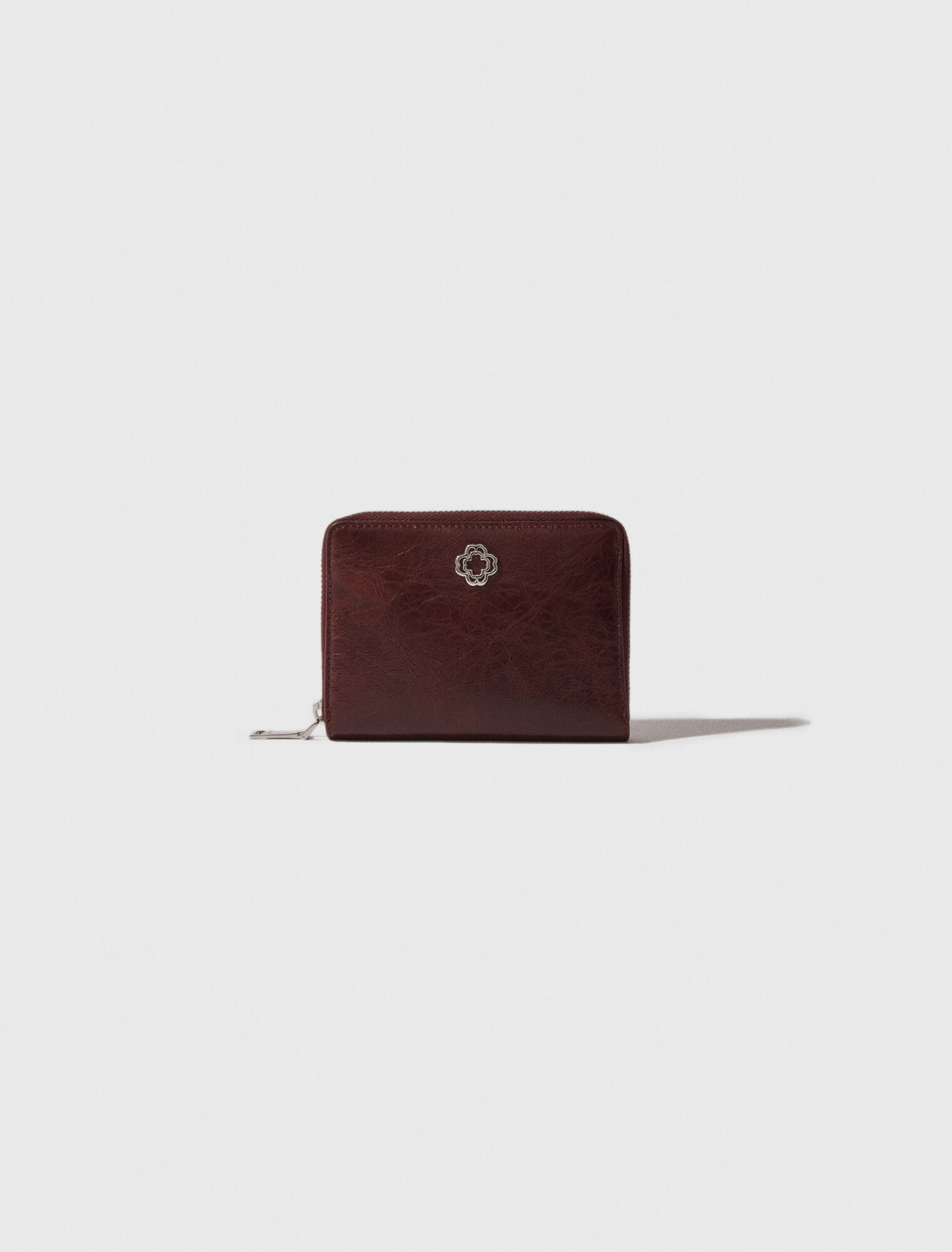 Cartera de cuero agrietado