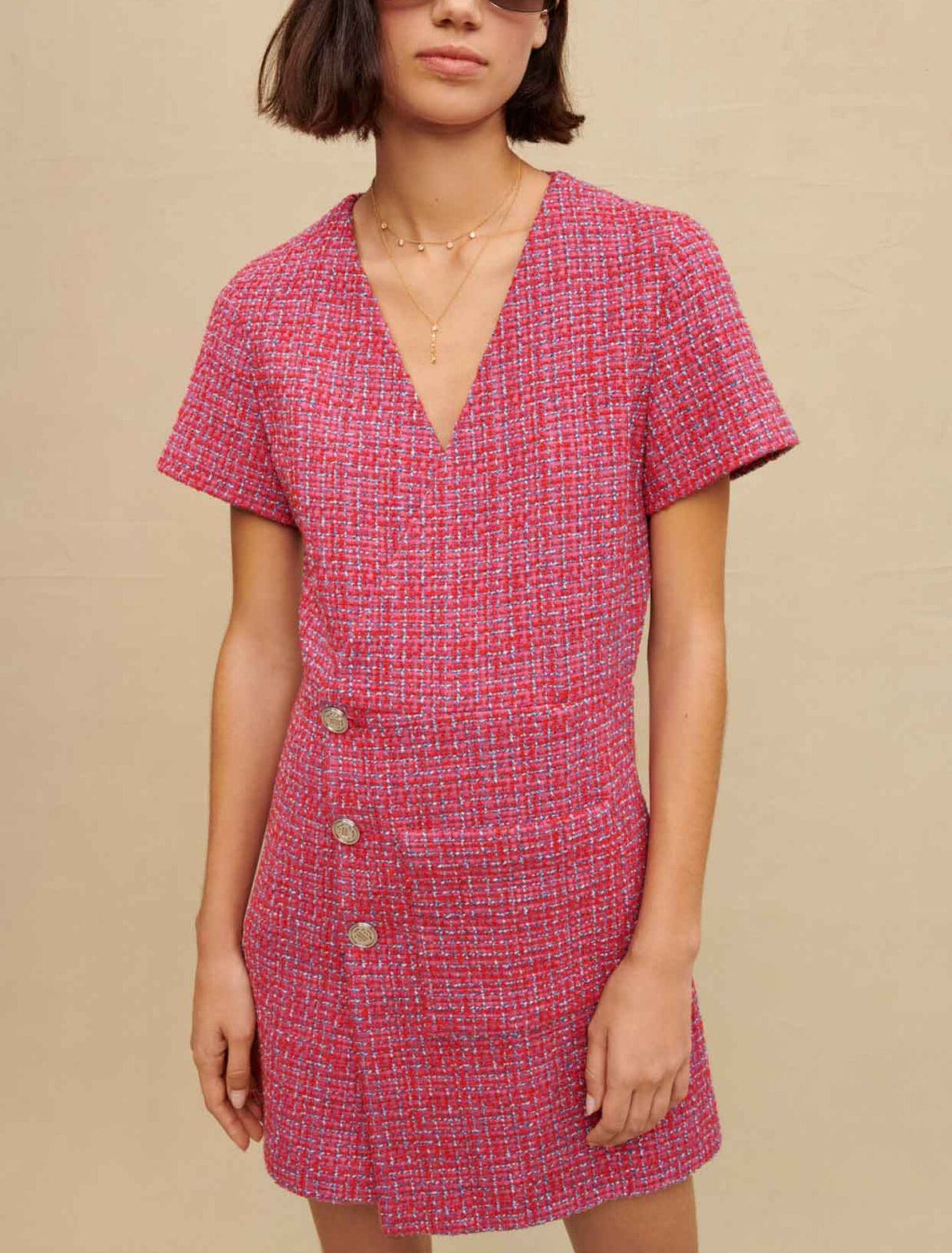 Vestido corto con espalda abierta