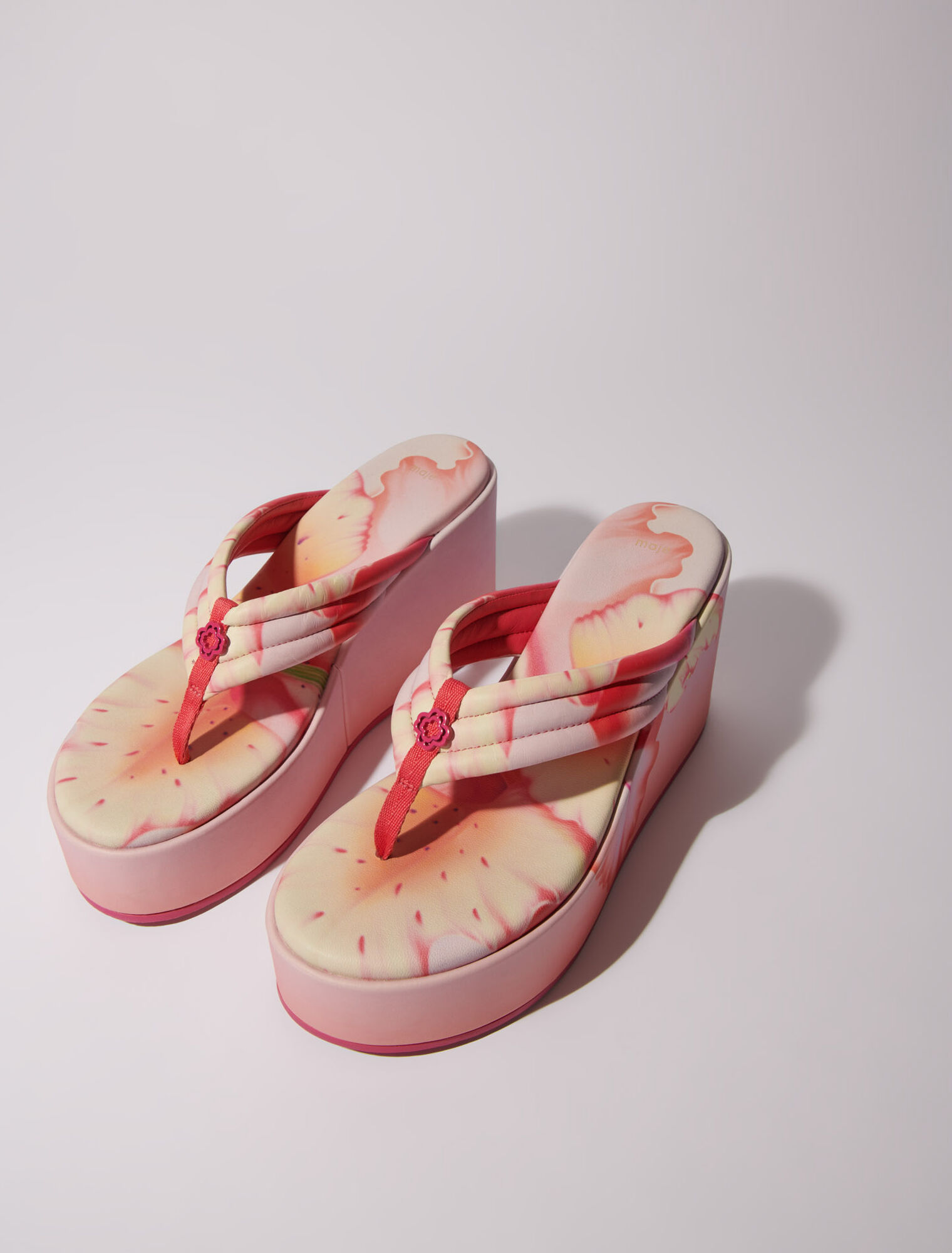 Sandalias de cuña con estampado floral