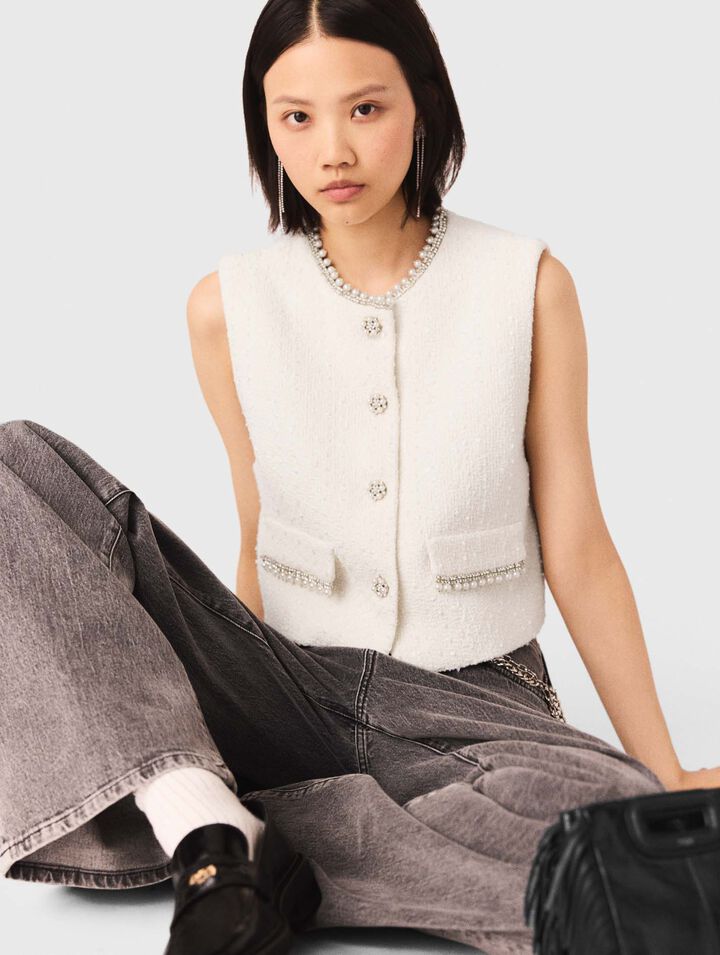 Chaleco de tweed y galón de perlas