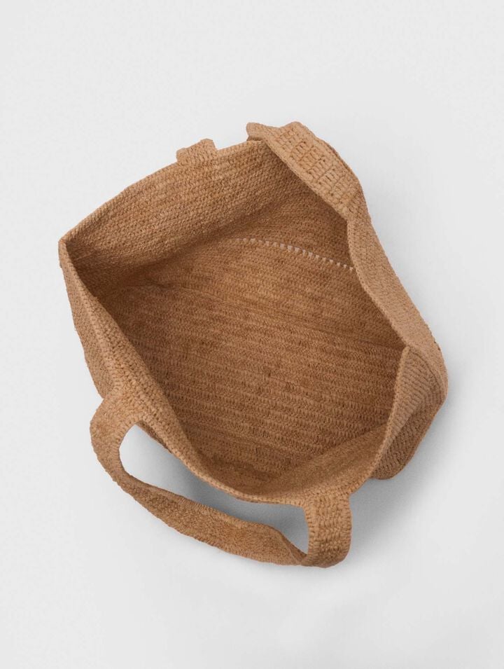 Bolso cabás de ganchillo en rafia