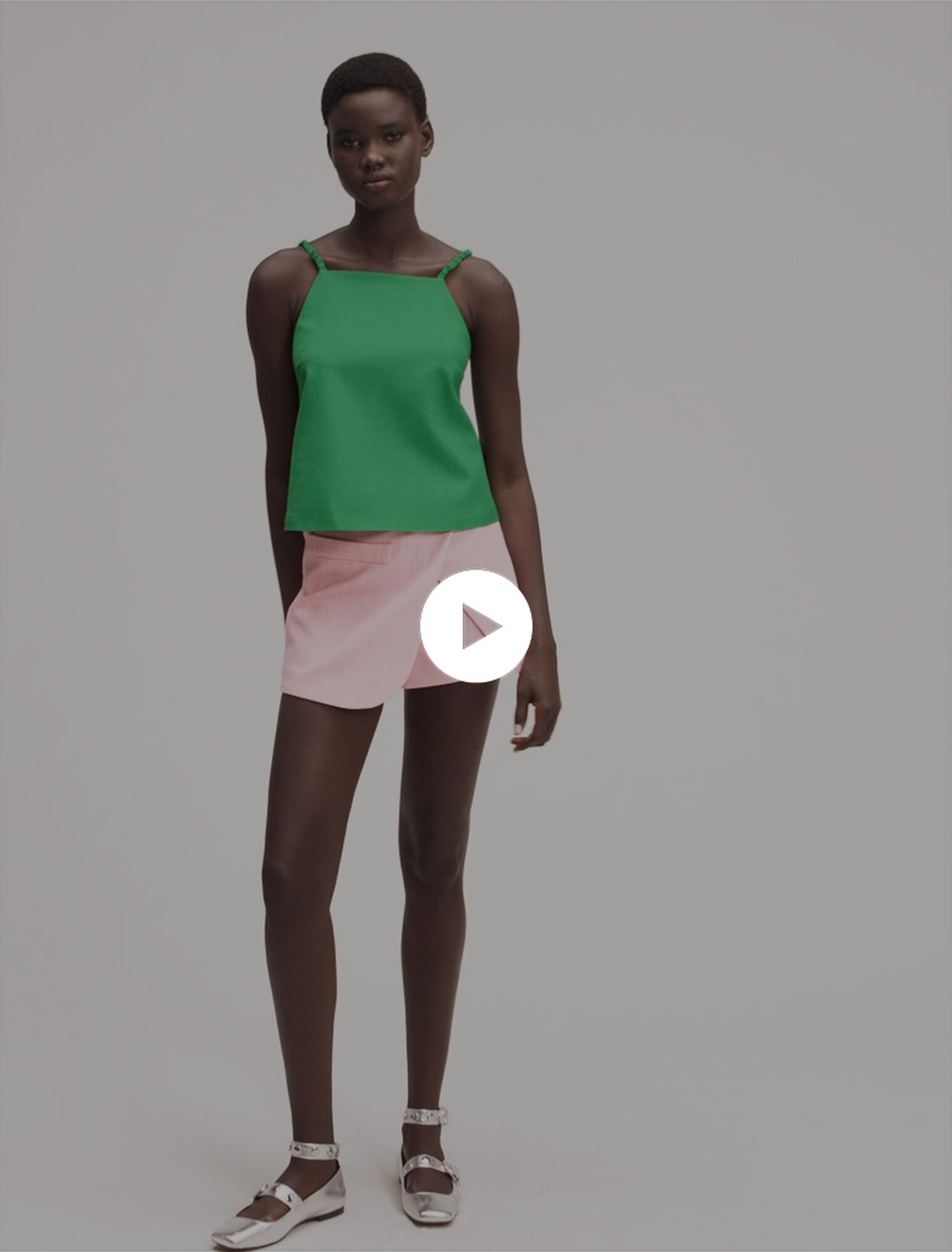 Pantalón corto de traje trampantojo