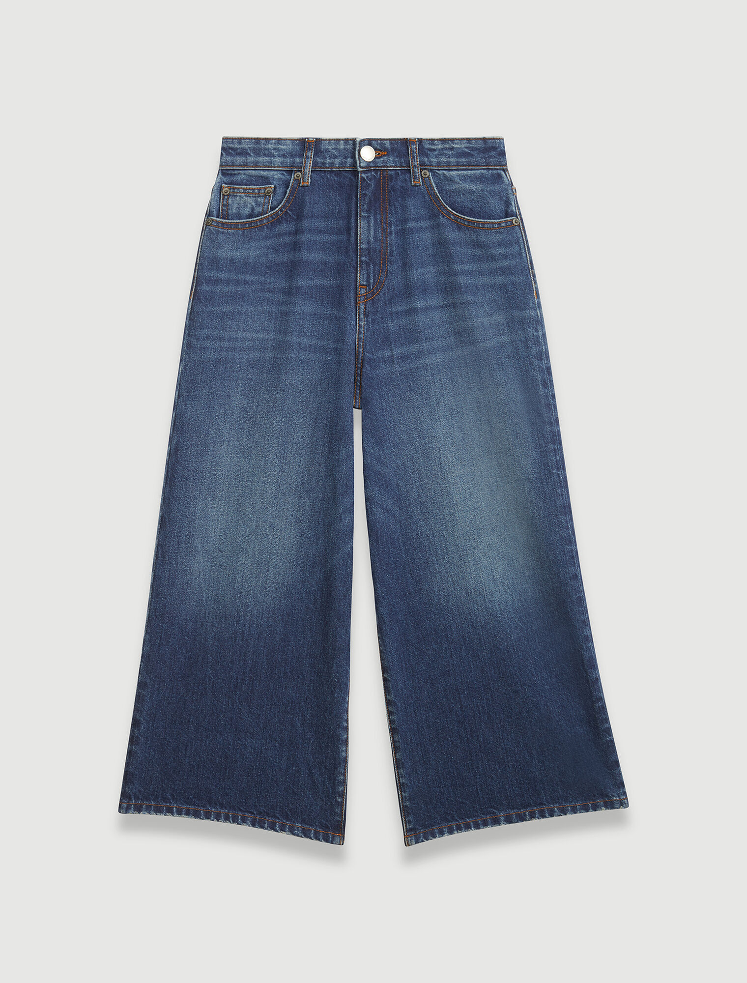 Pantalón vaquero tipo bermuda
