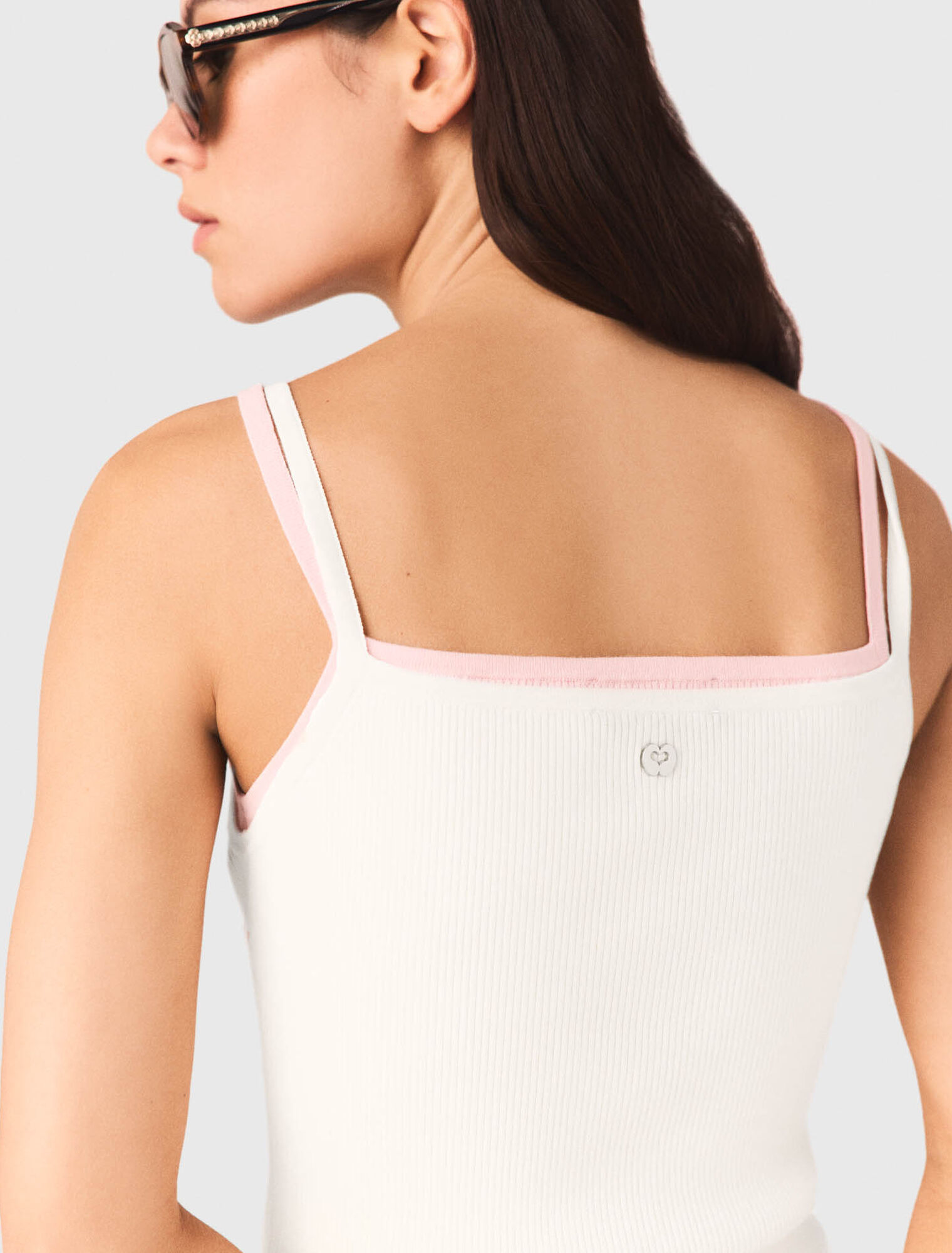 Top de cuello alto recto