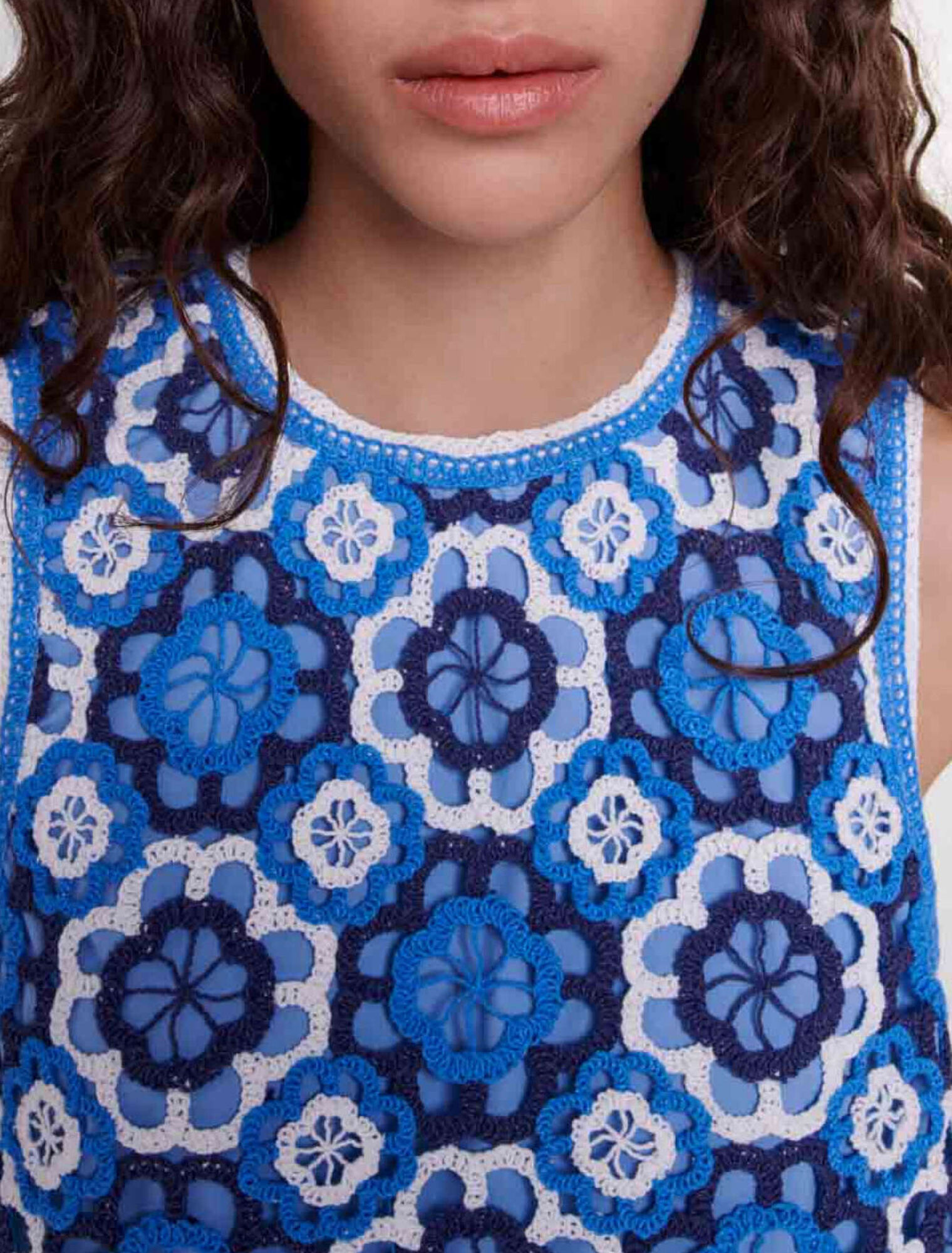 Top tricolor de ganchillo