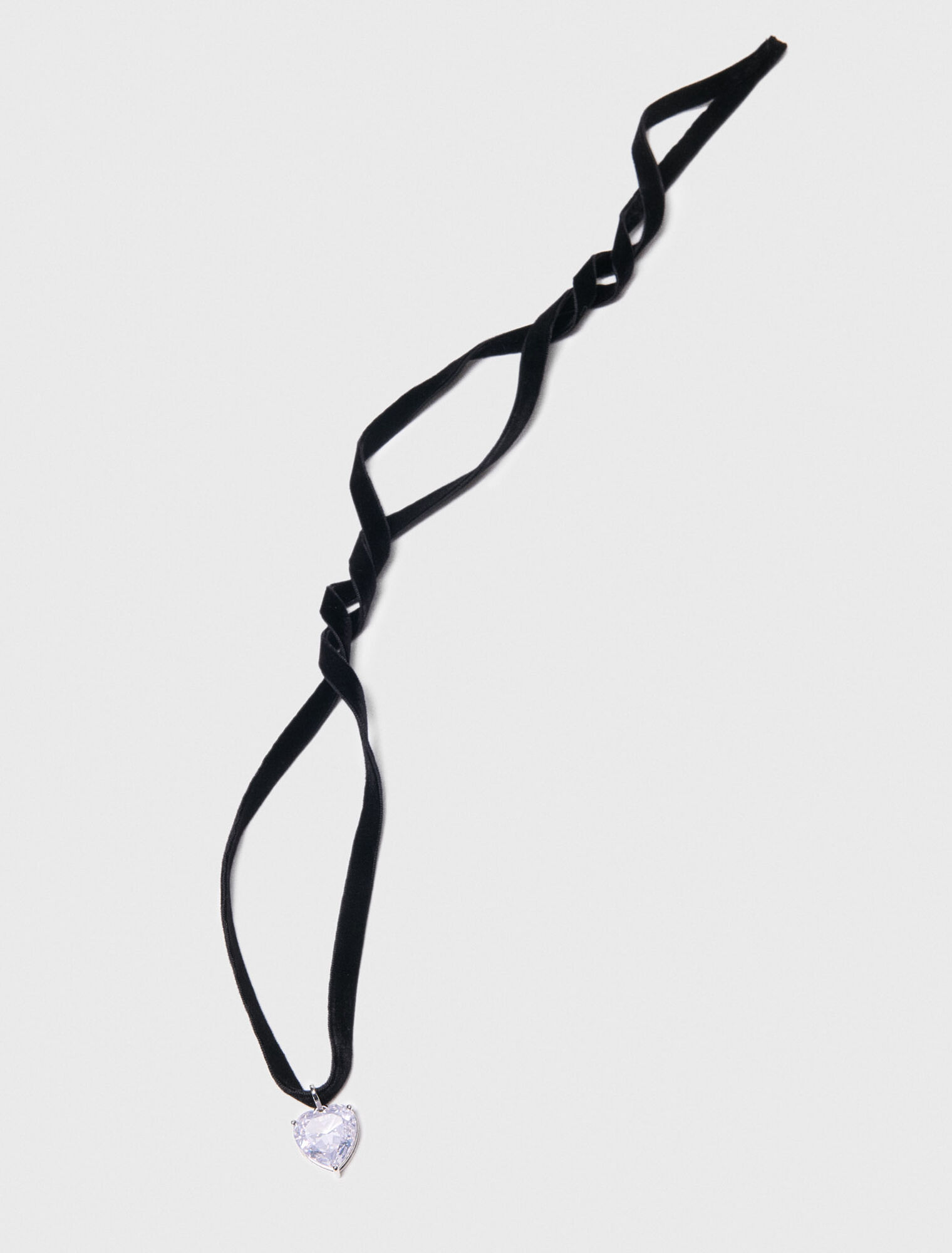 Collar corazón con cordón de terciopelo