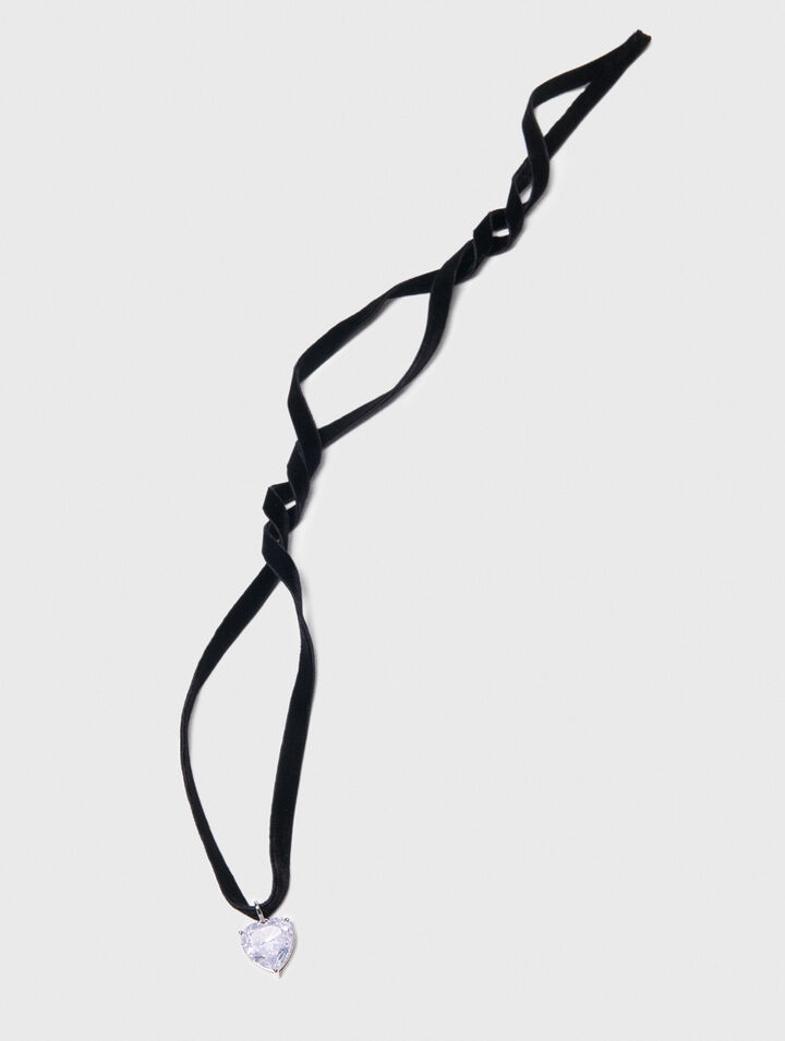 Collar corazón con cordón de terciopelo