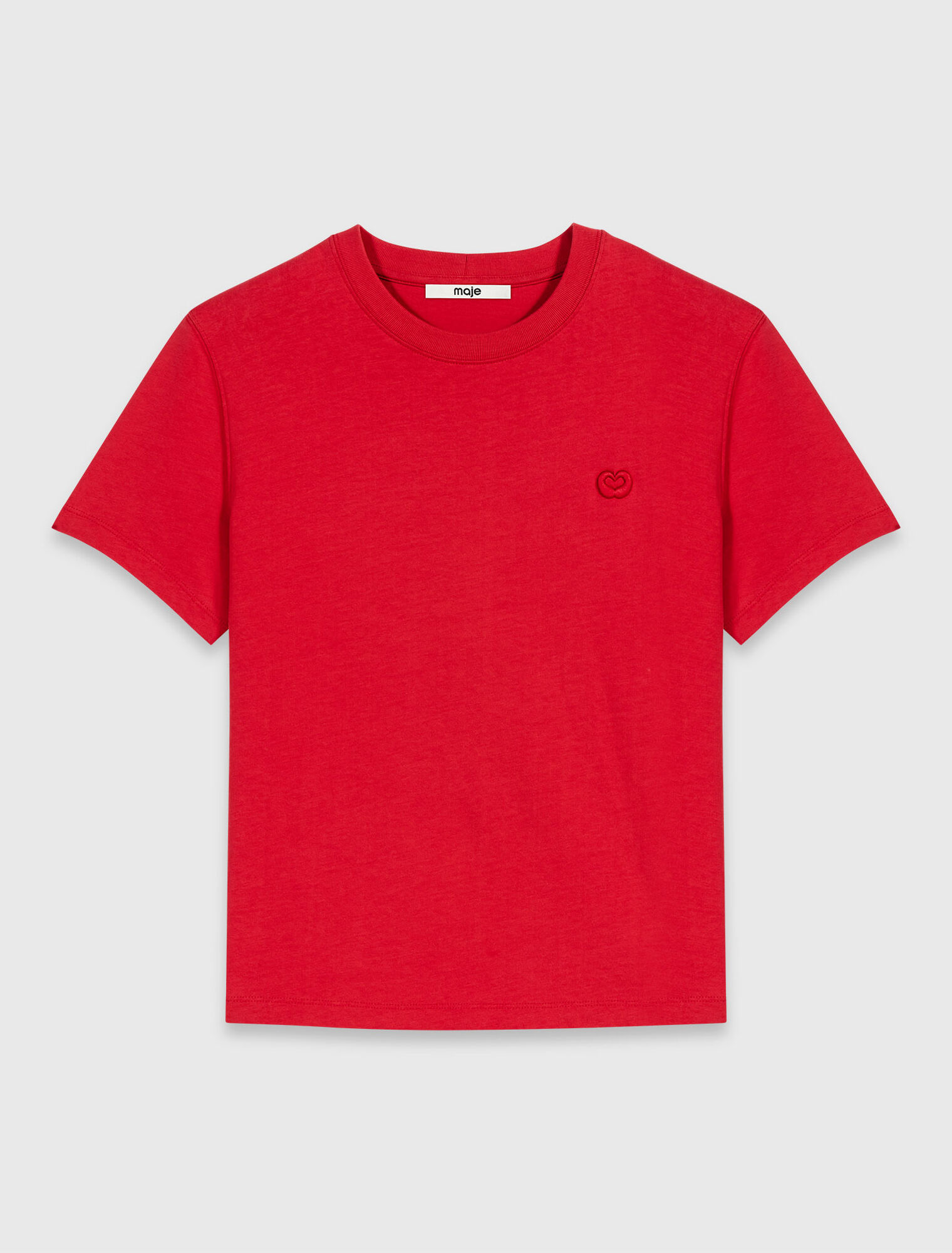 Camiseta con logo bordado