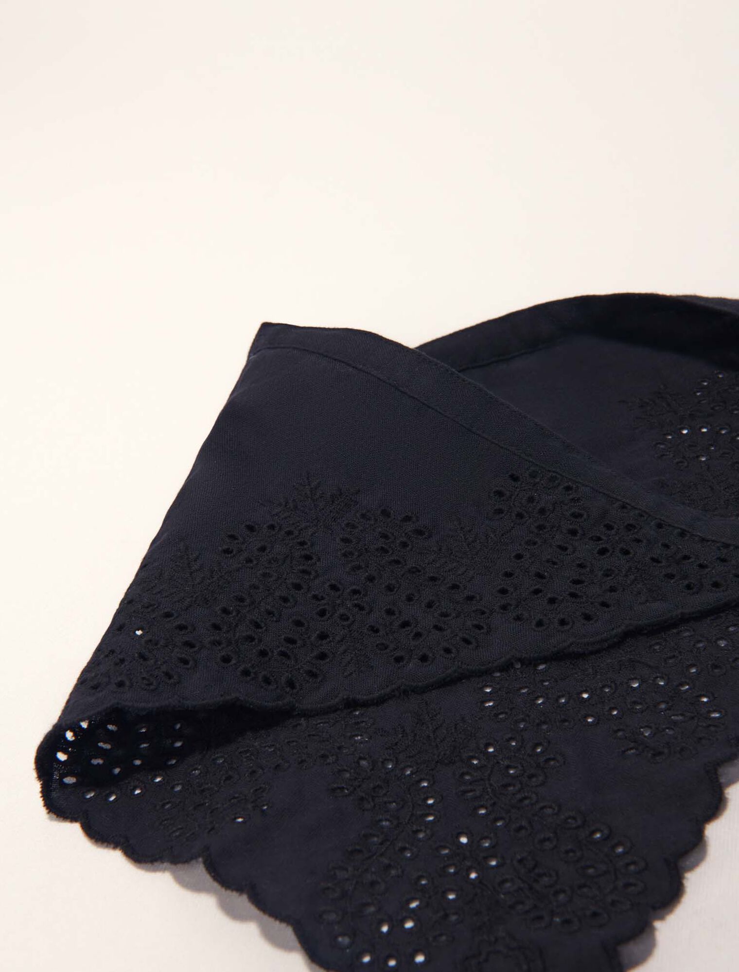 Pañuelo triangular para anudar