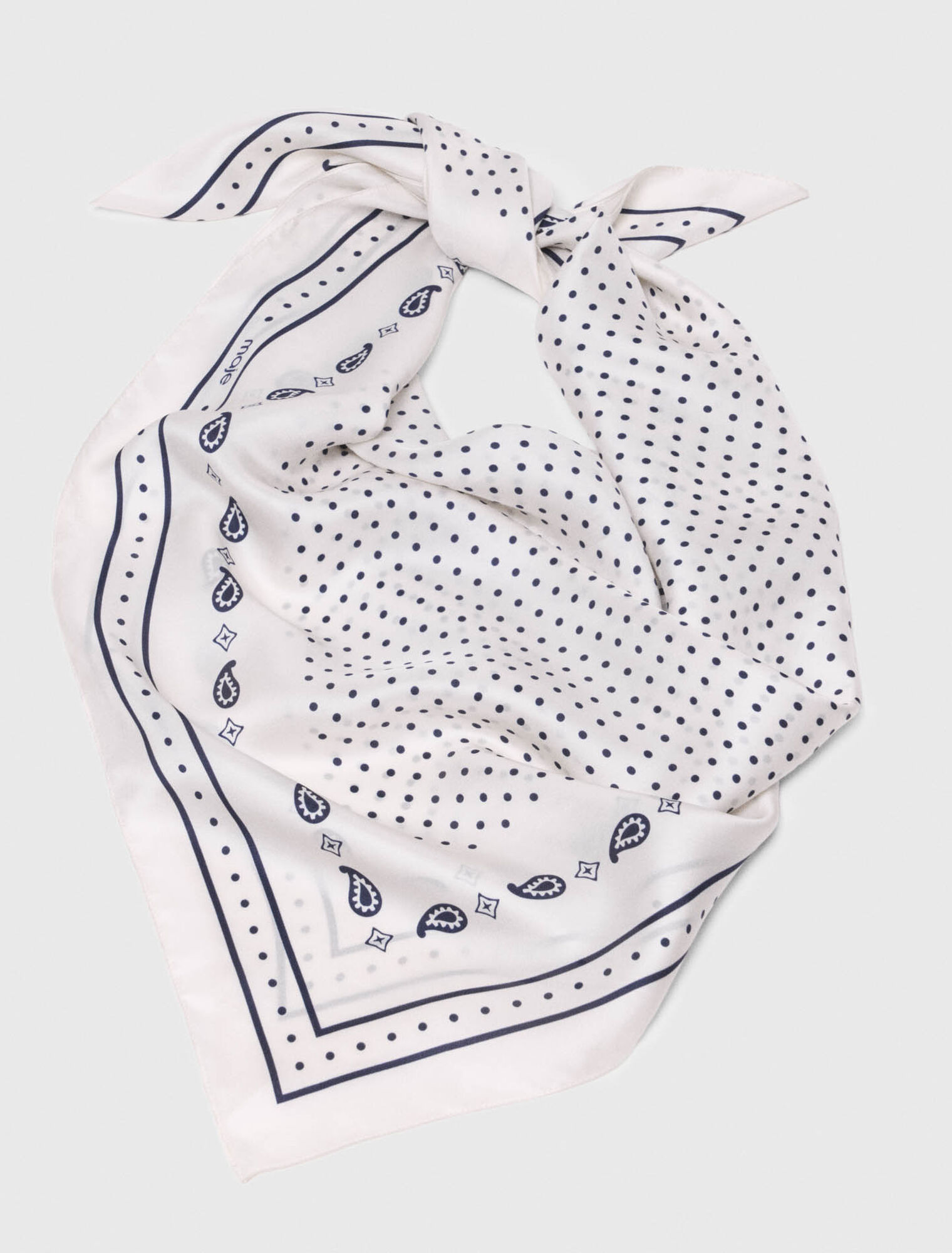 Pa&ntilde;uelo estampado de seda 90x90