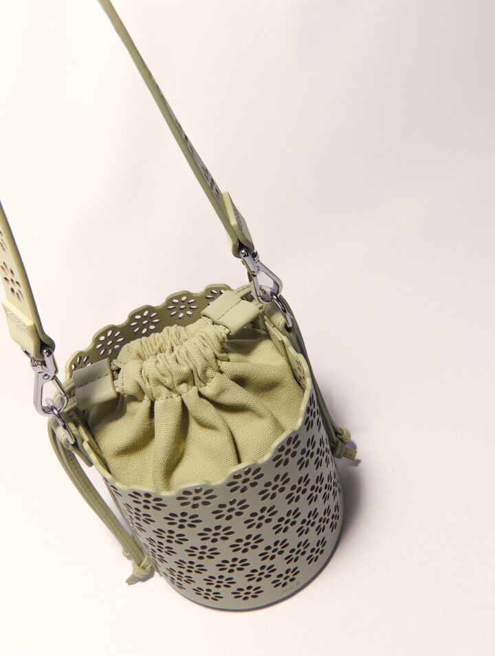 Bolso cubo de piel perforada