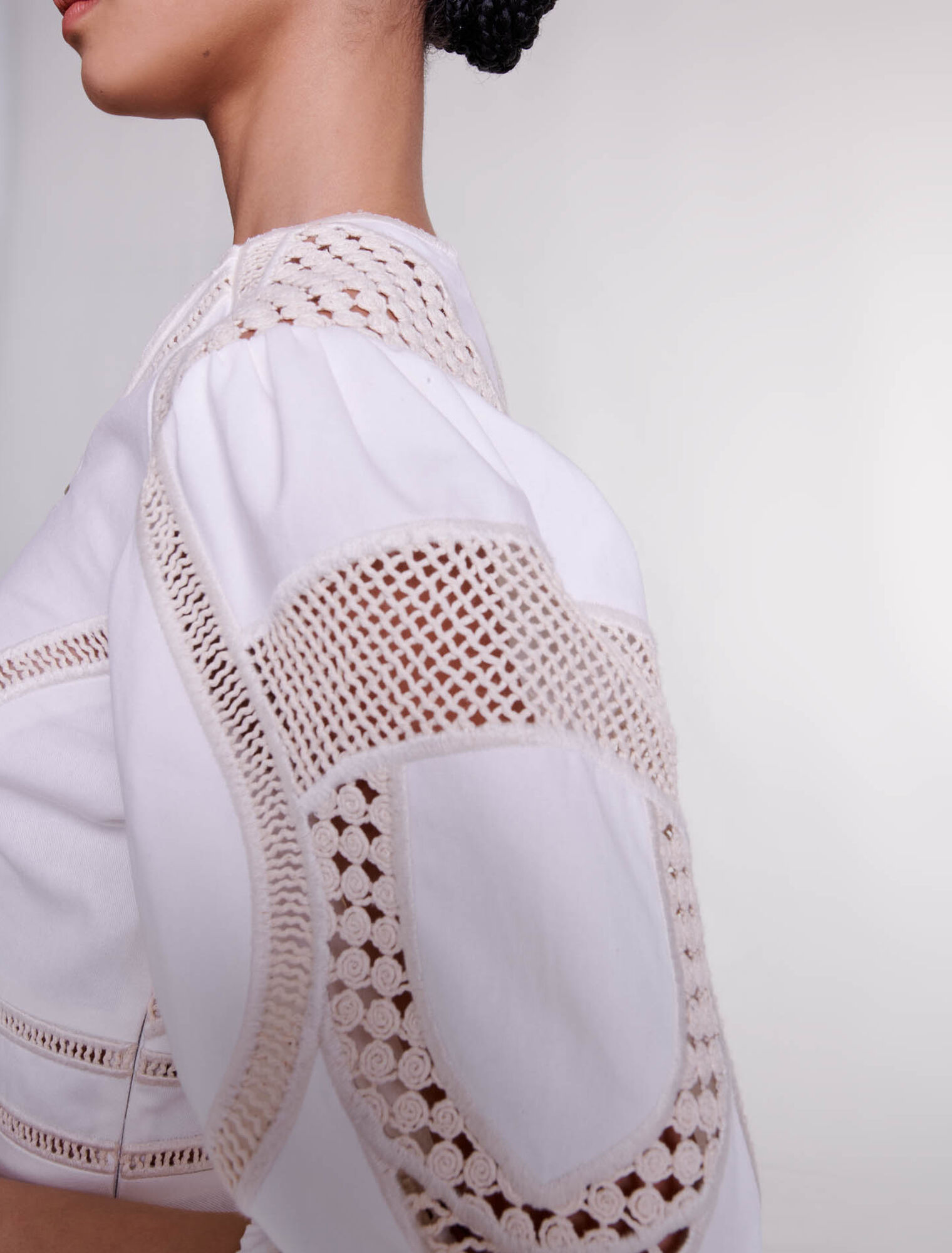 Vestido corto voluminoso