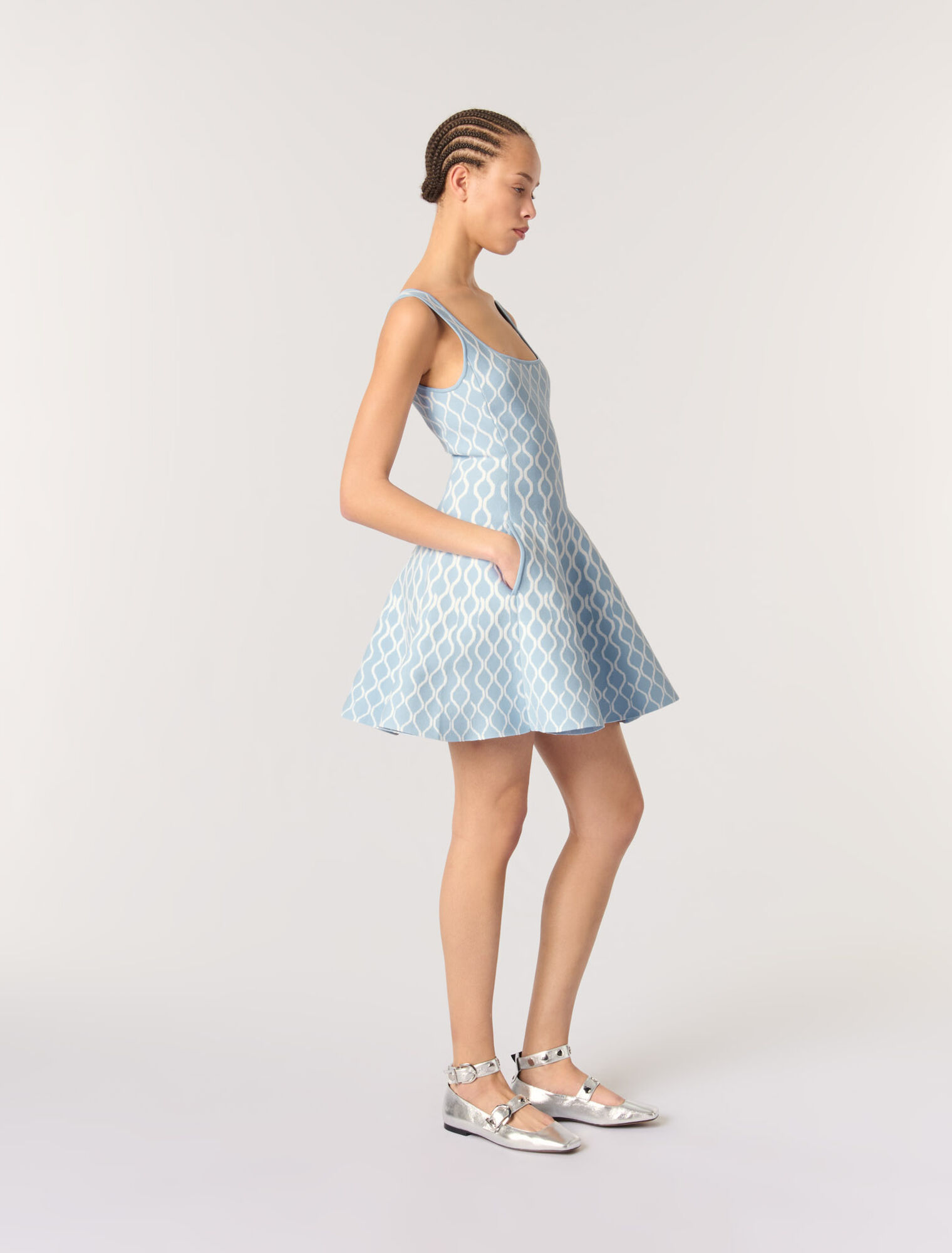 Vestido corto de punto jacquard