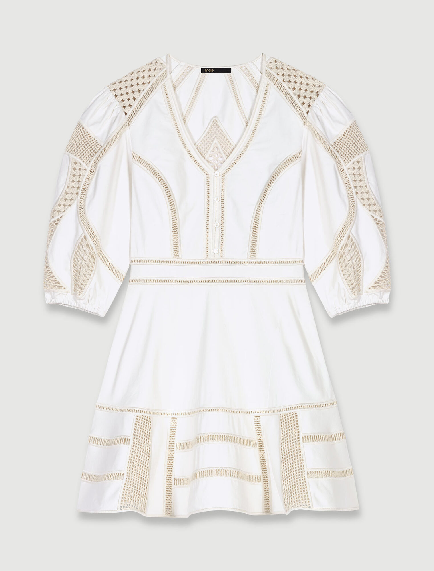 Vestido corto voluminoso