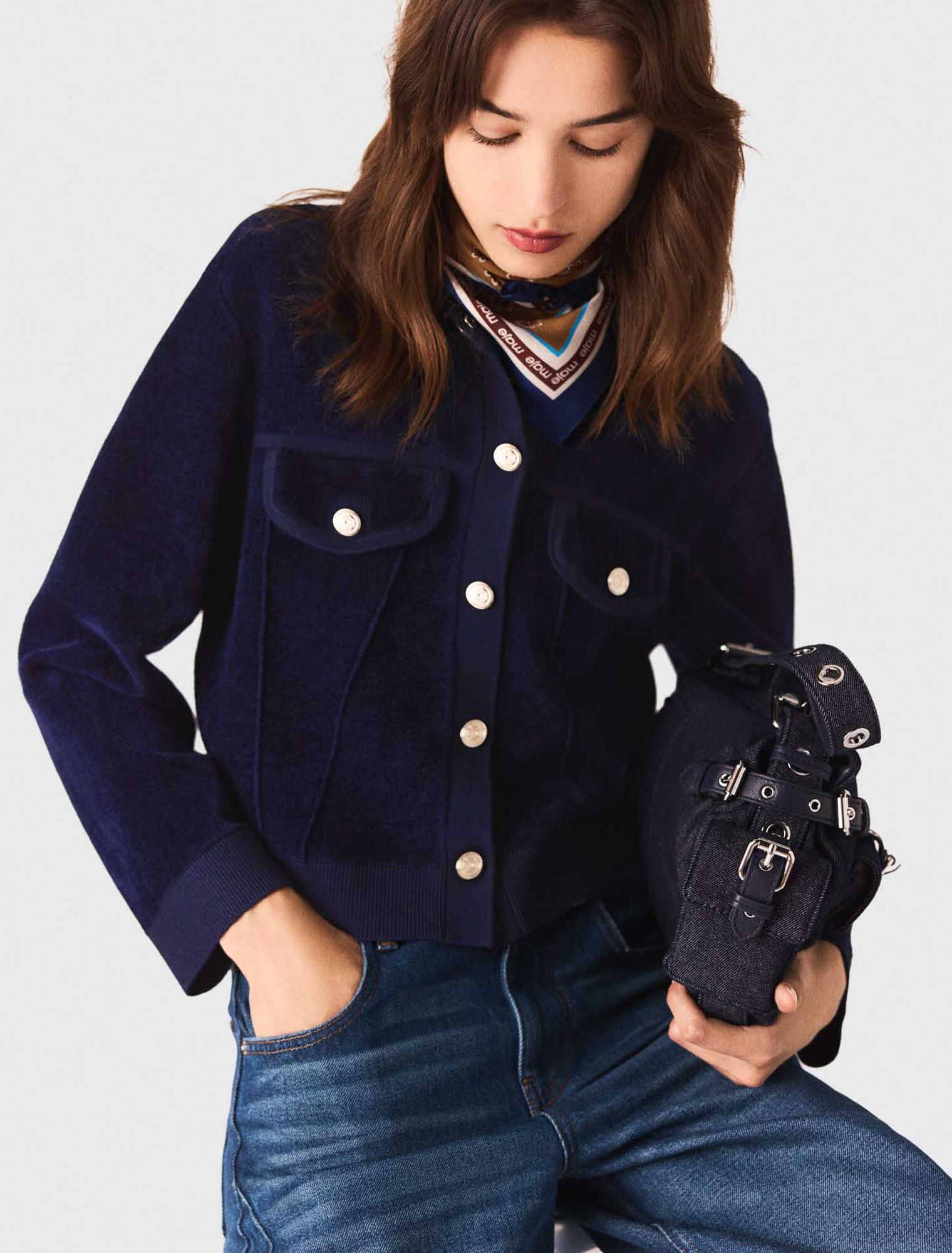 Chaqueta corta de terciopelo