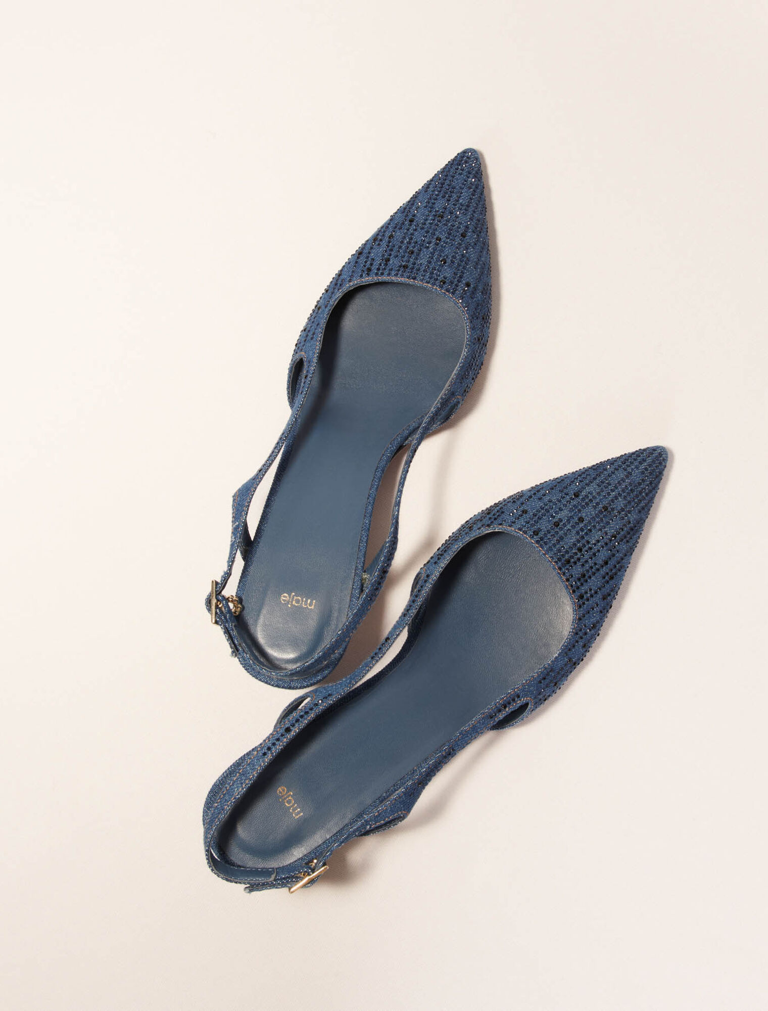 Zapato de tacón en denim con strass