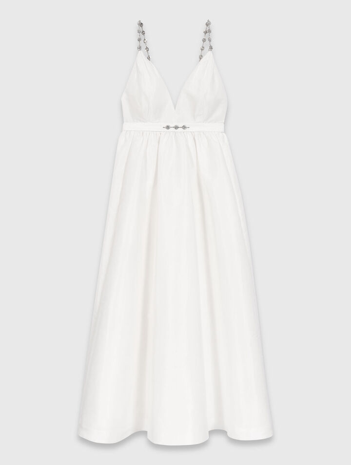 Vestido largo de tafet&aacute;n con joyas