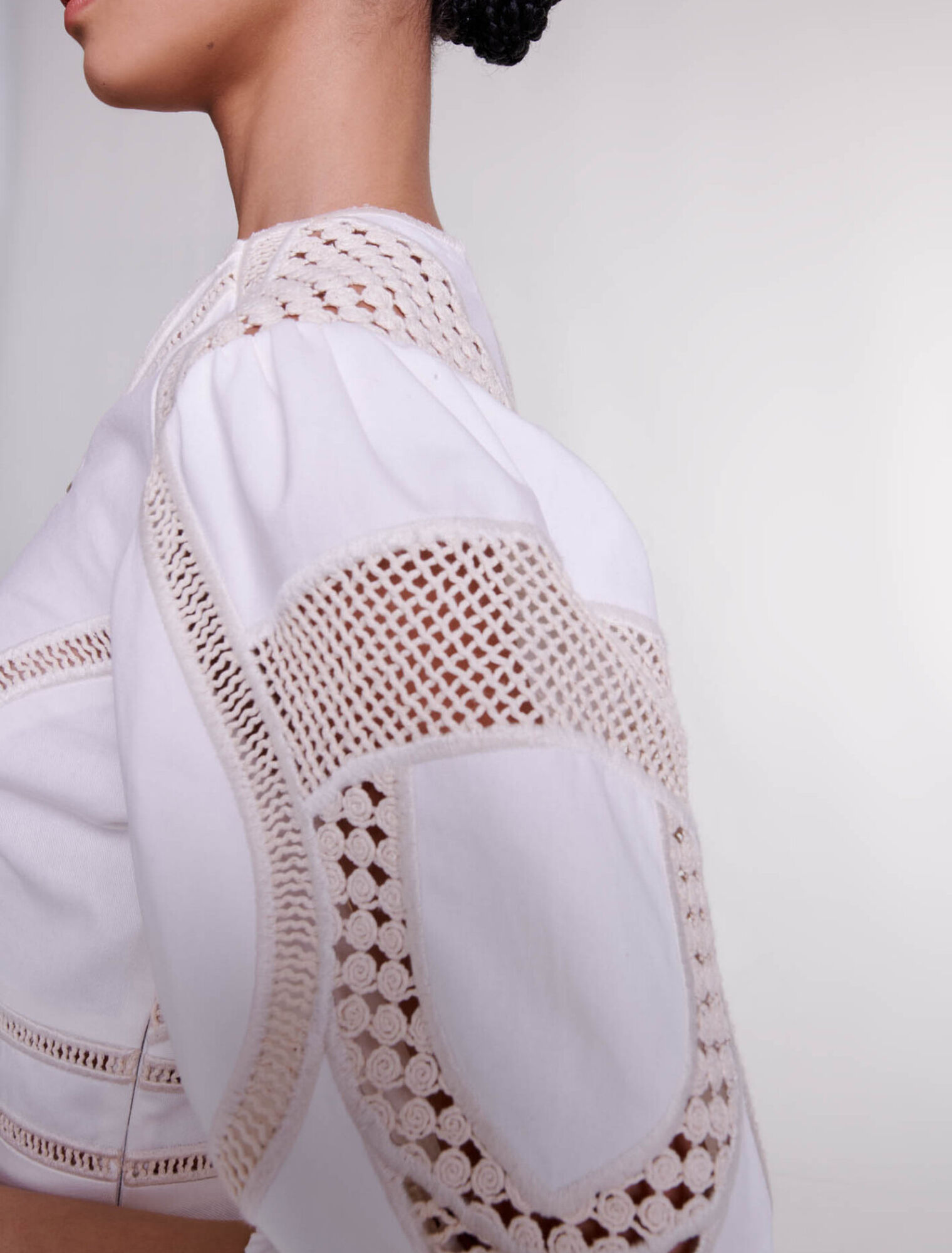 Vestido corto voluminoso