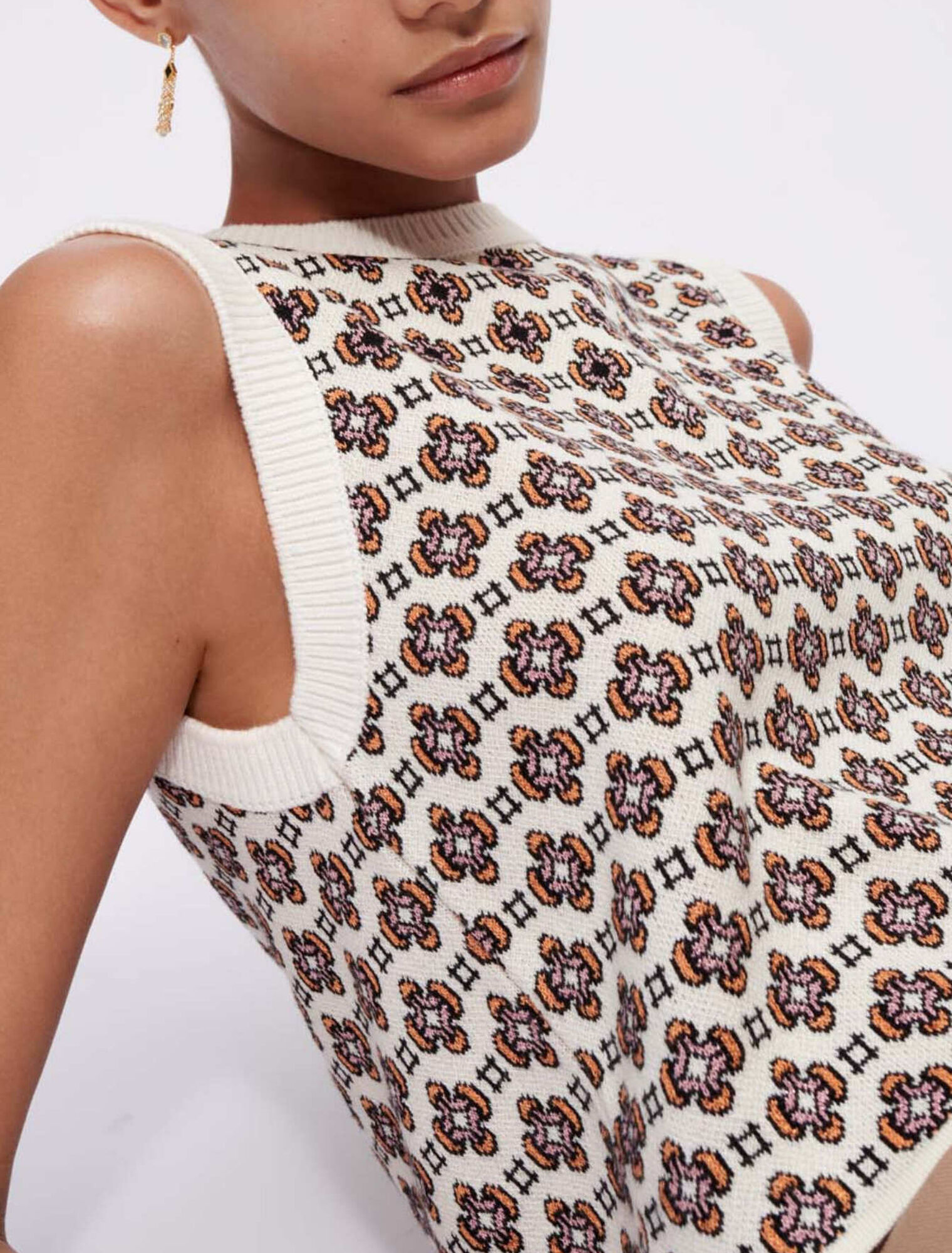 Chaleco en jacquard con contraste