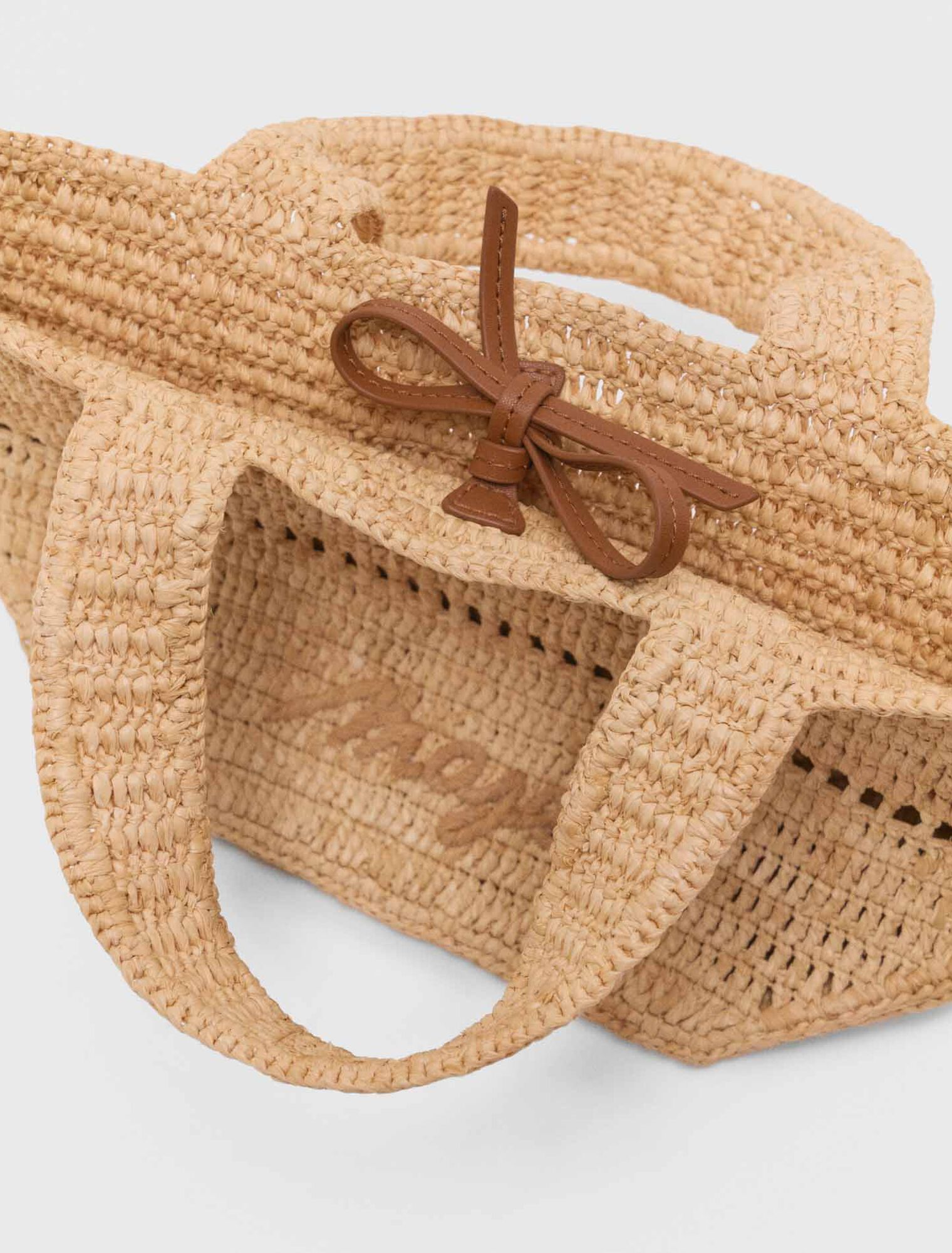 Minibolso cabás en rafia natural