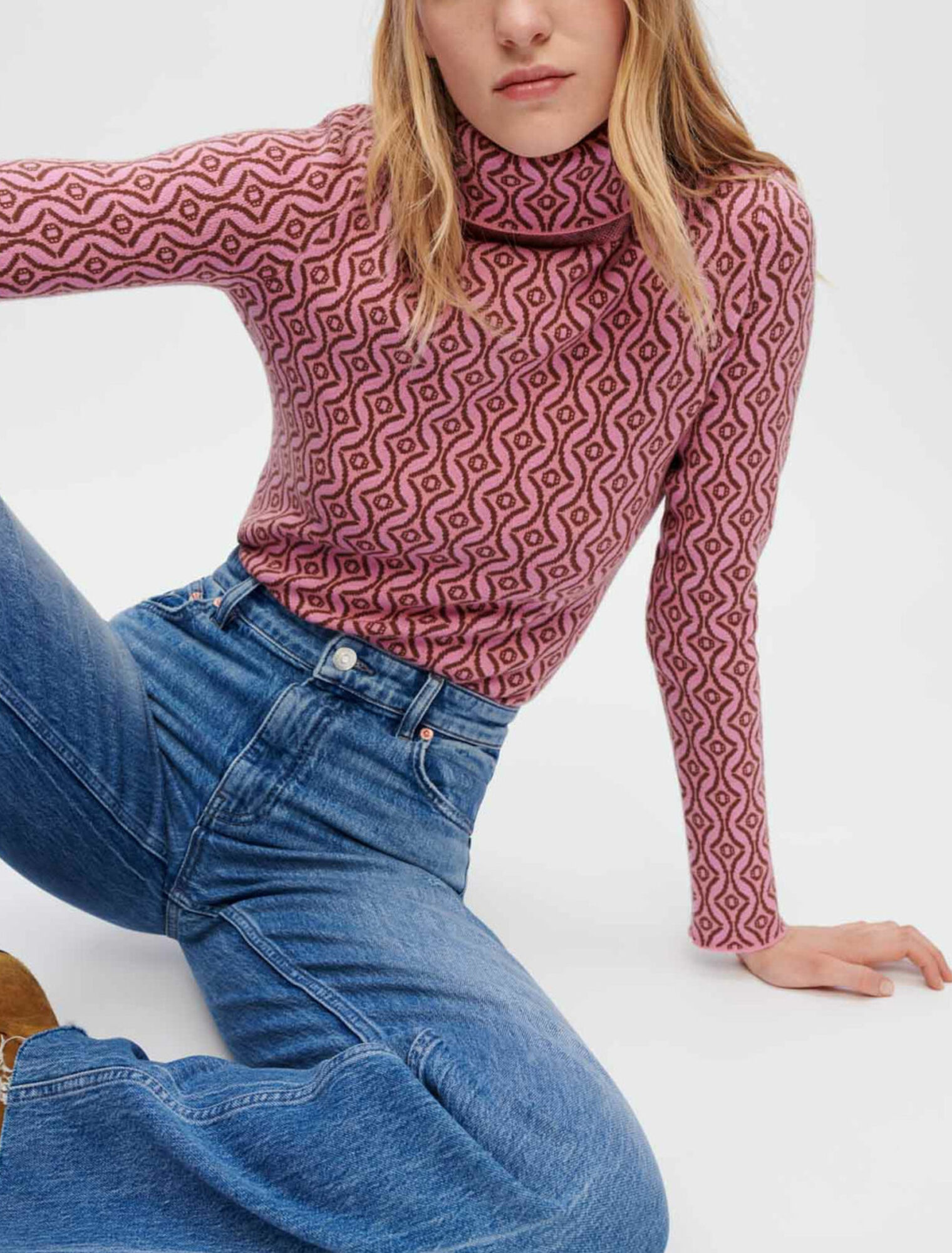Jersey entallado en jacquard Clover