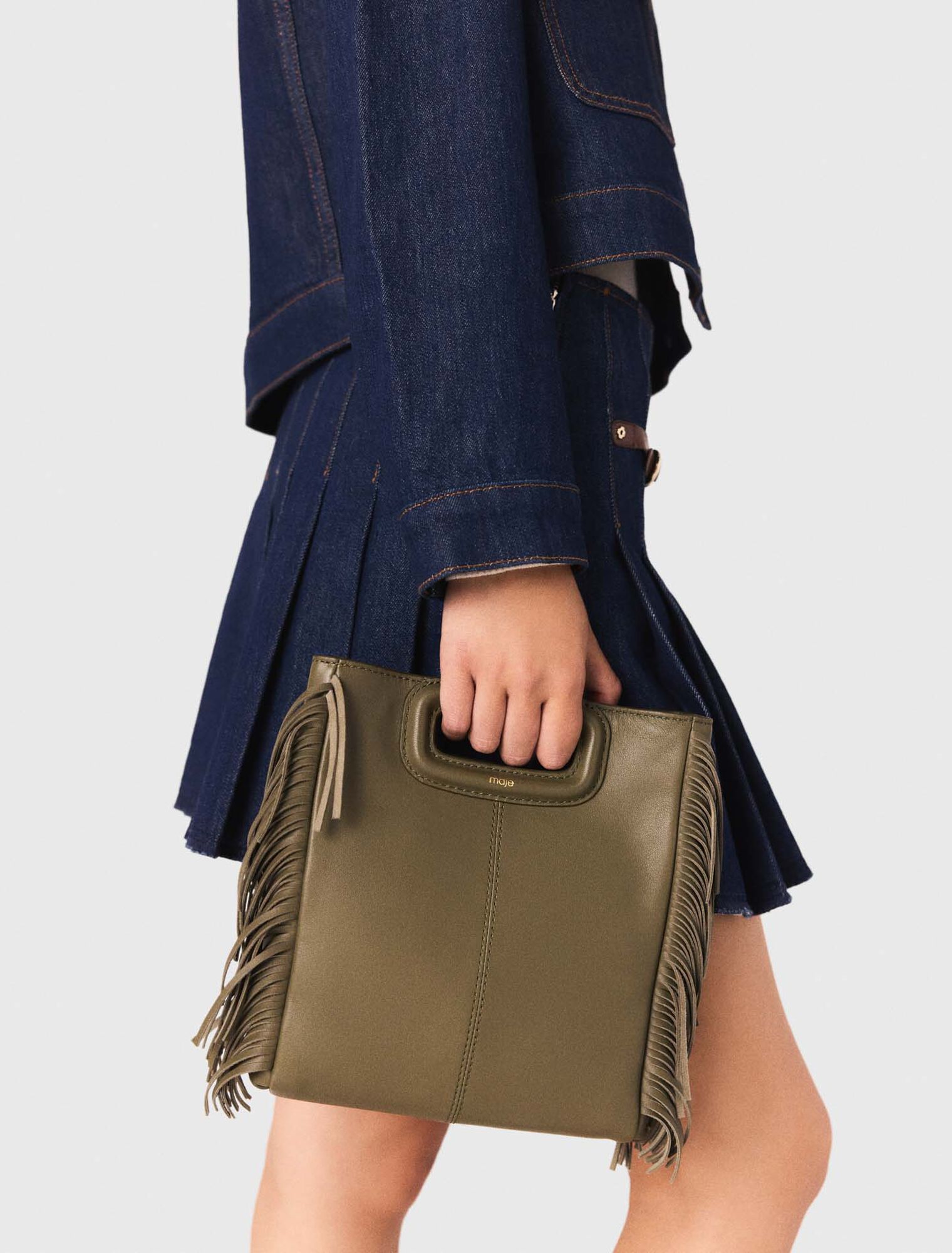 Bolso M de cuero liso