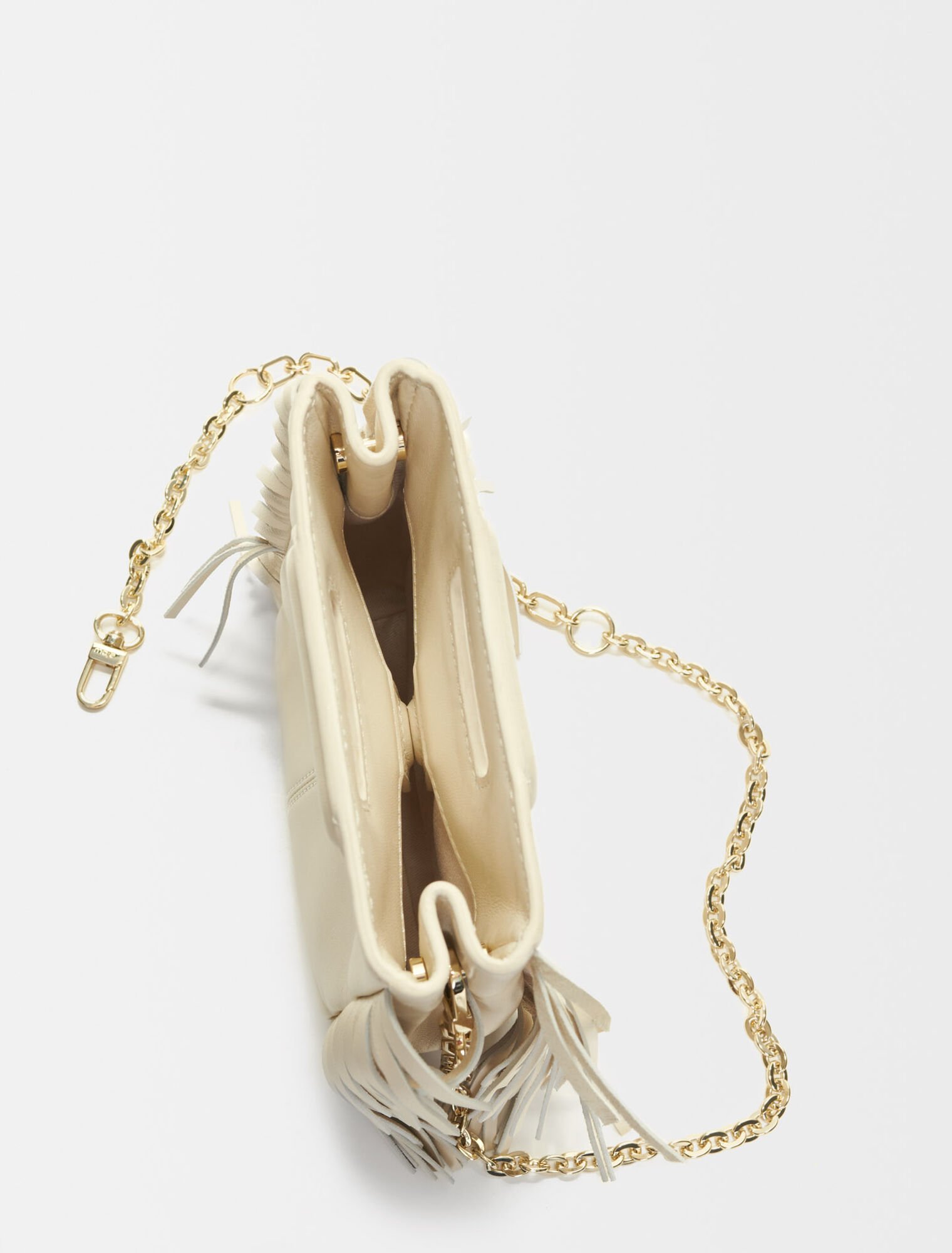 Bolso de piel con cadena