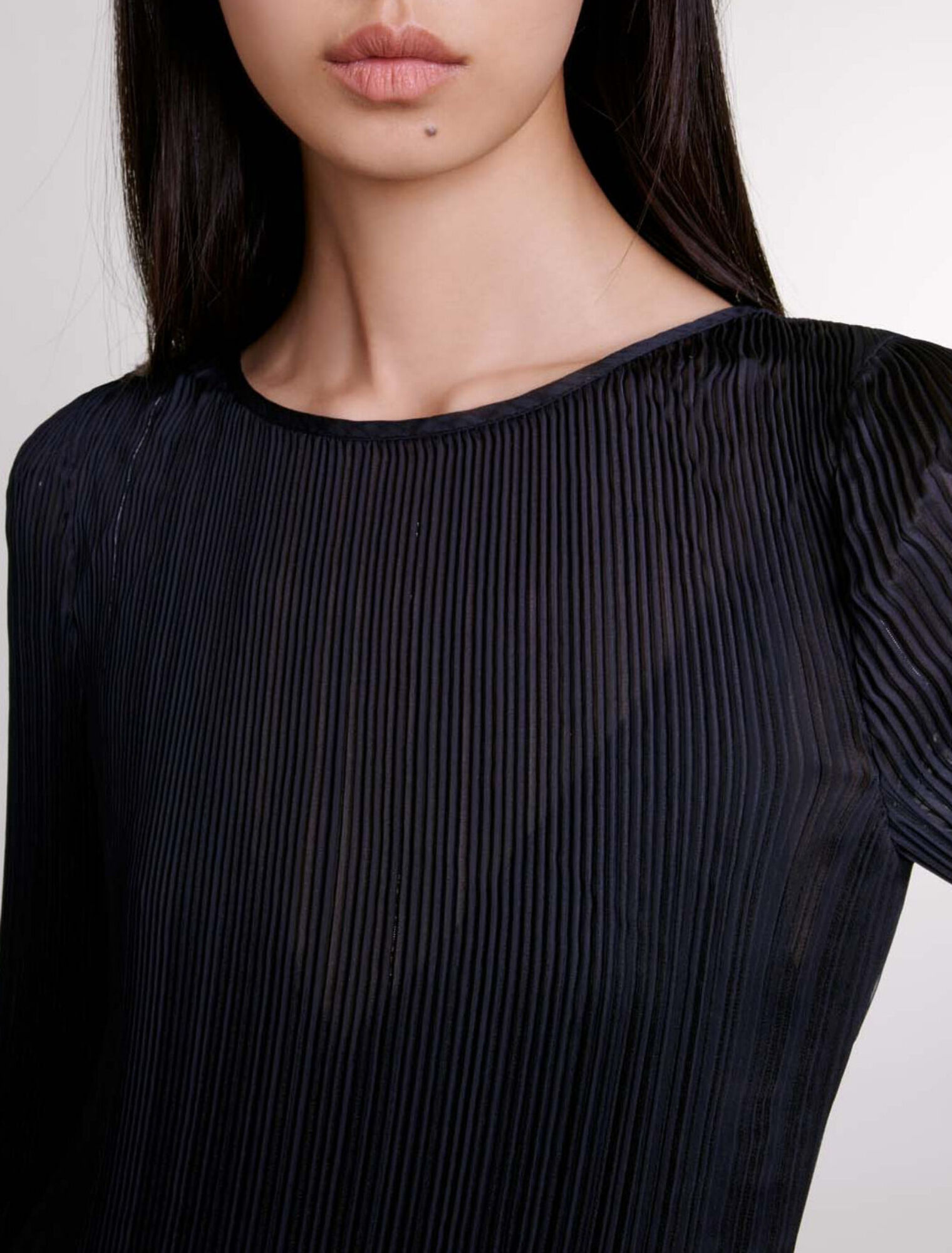 Vestido corto plisado