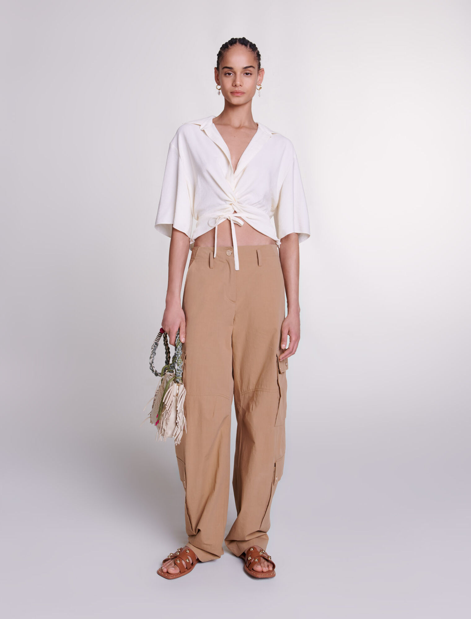 Pantalón cargo con bolsillos