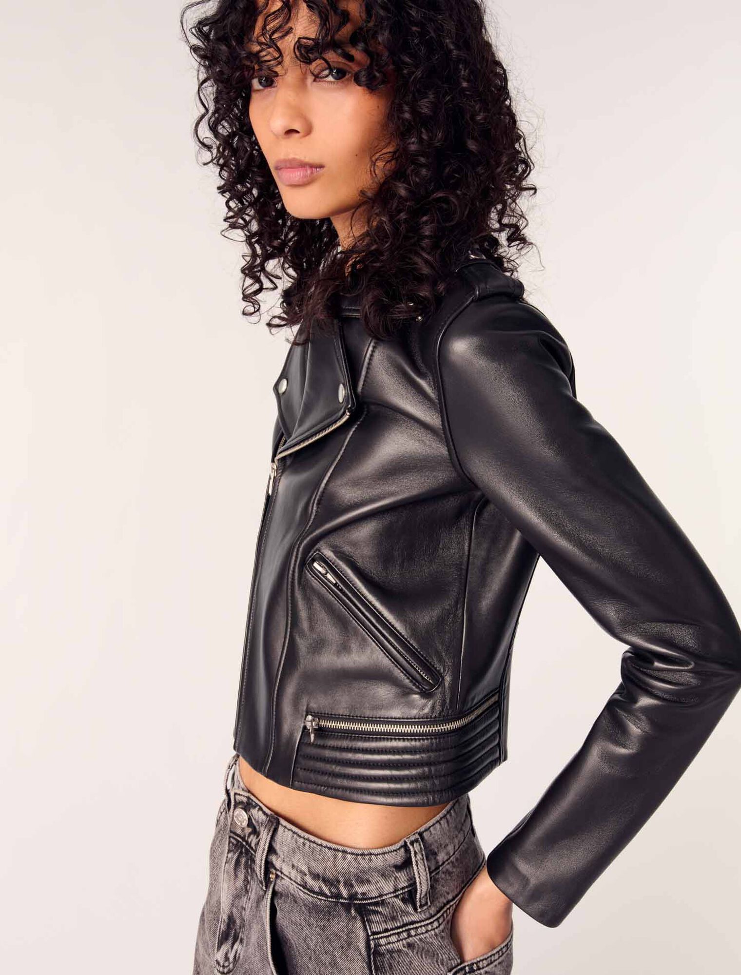 Cazadora de cuero tipo biker