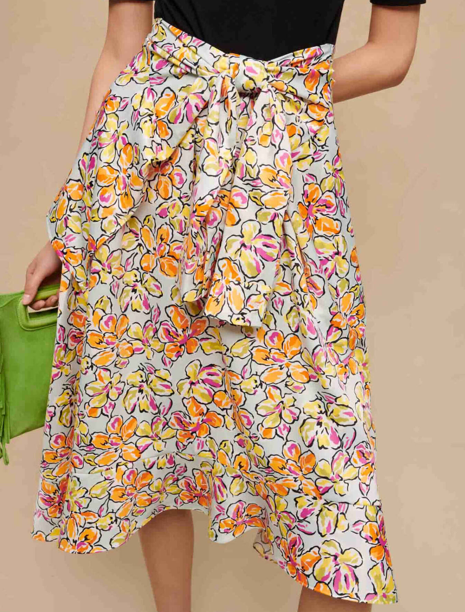 Vestido anudado con estampado floral
