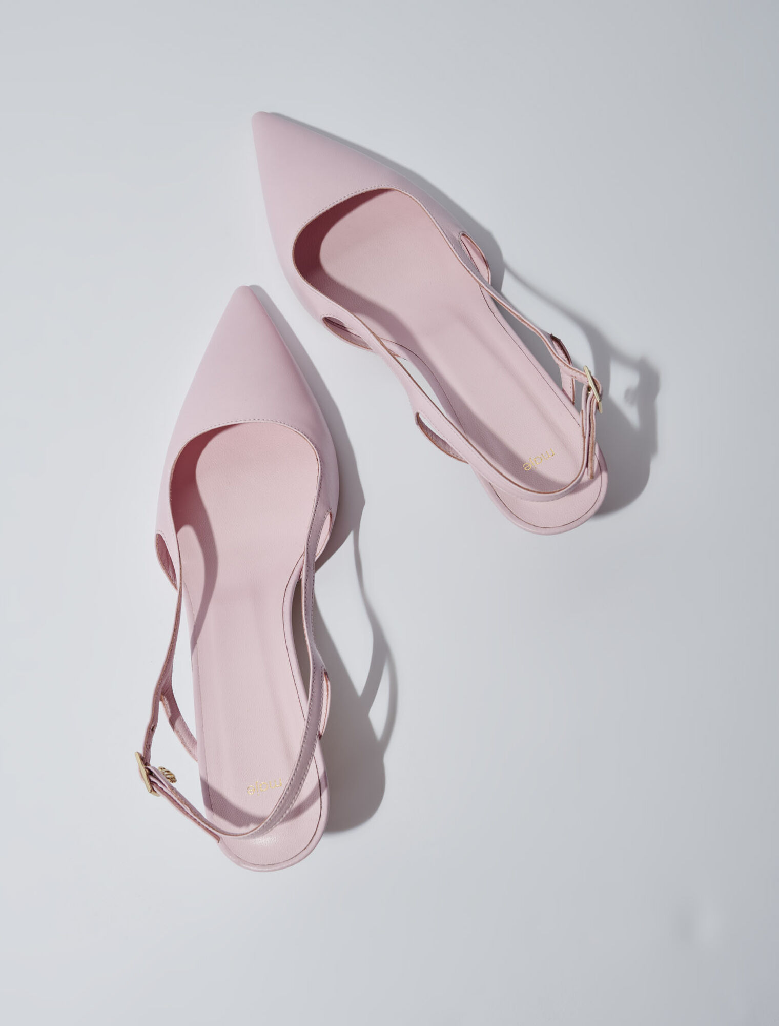 Zapatos de piel en punta