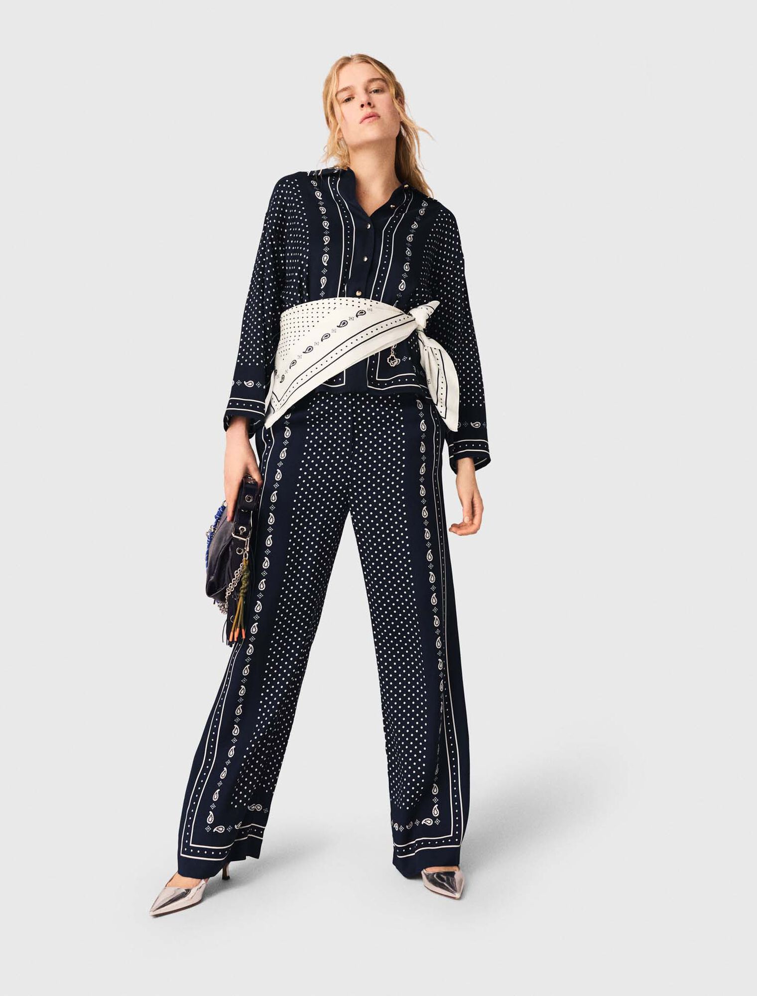 Pantal&oacute;n fluido estampado