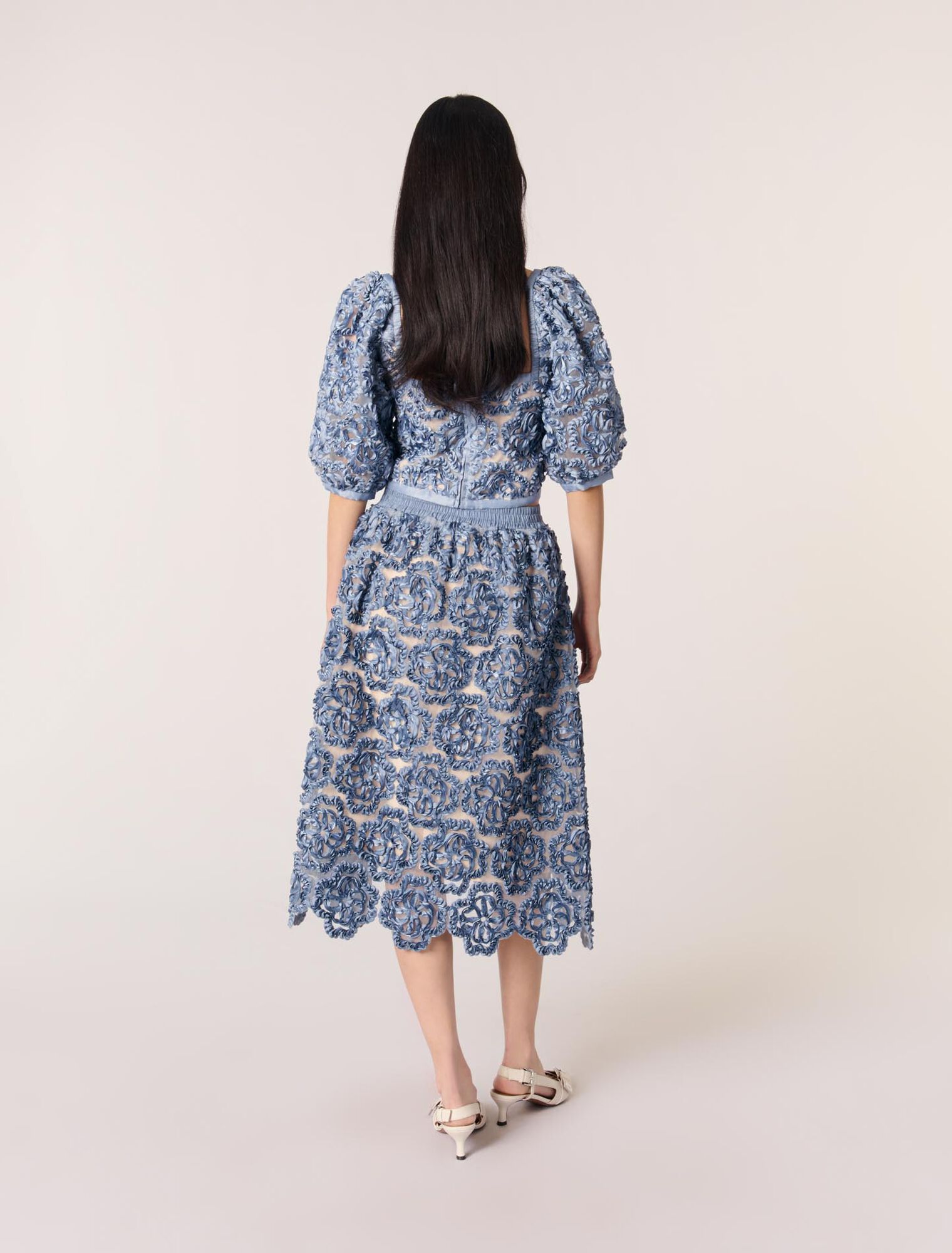 Falda larga de organza con motivo floral