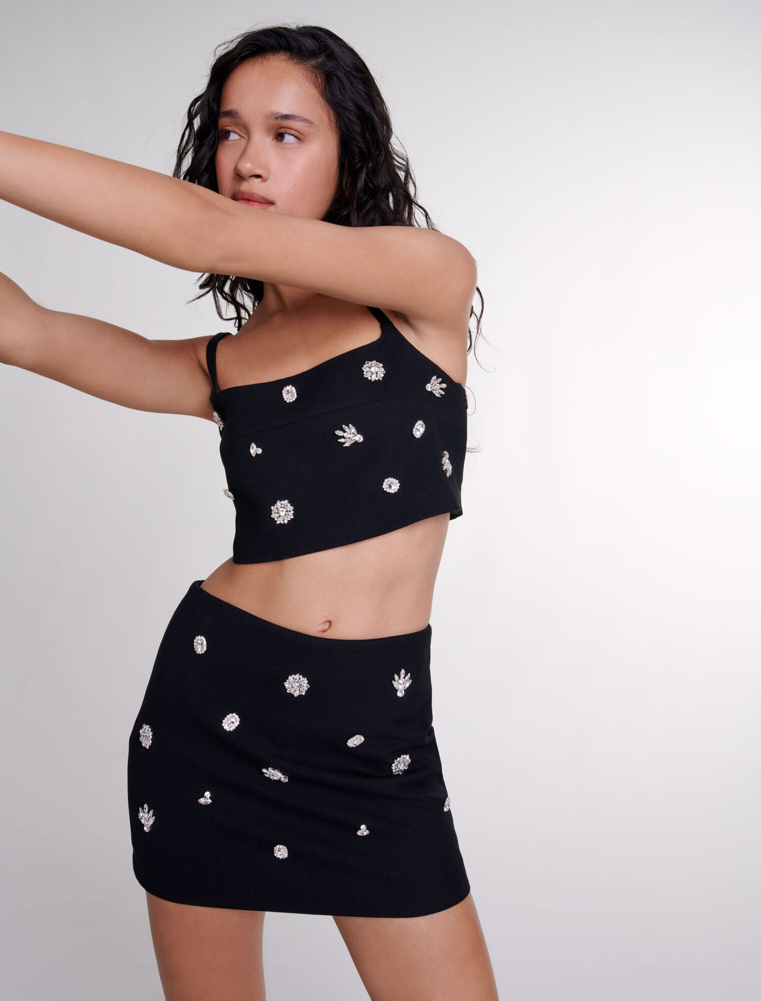 Pantalón corto trampantojo con strass