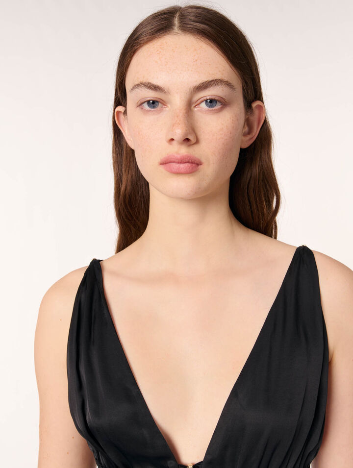 Vestido satinado calado