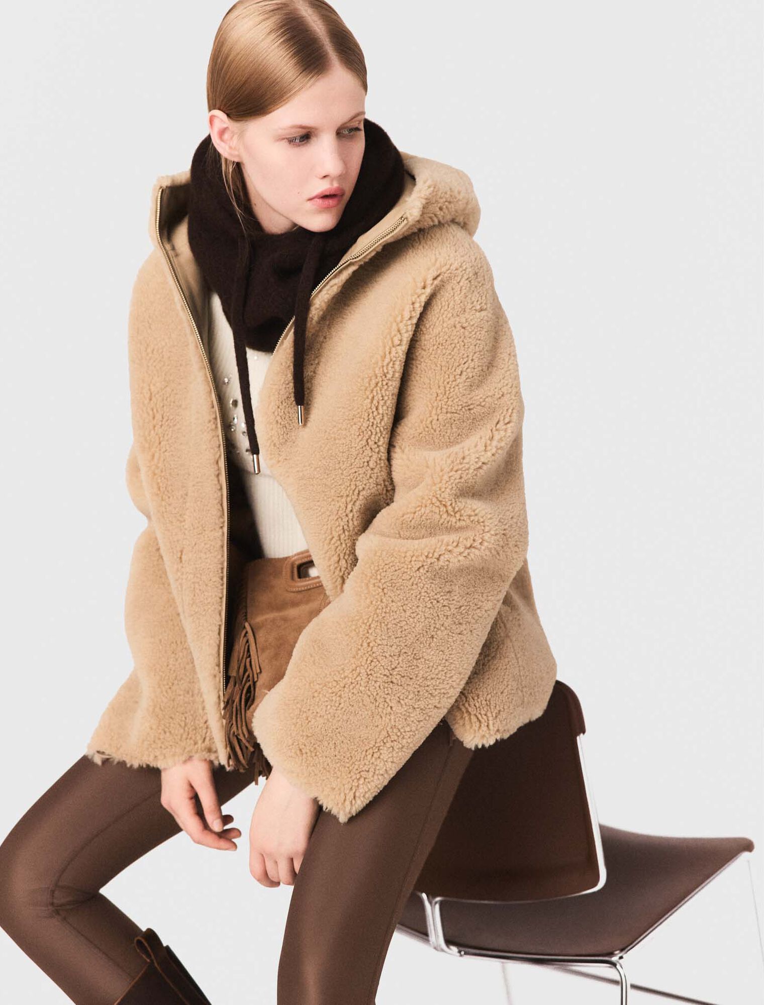 Abrigo reversible con capucha