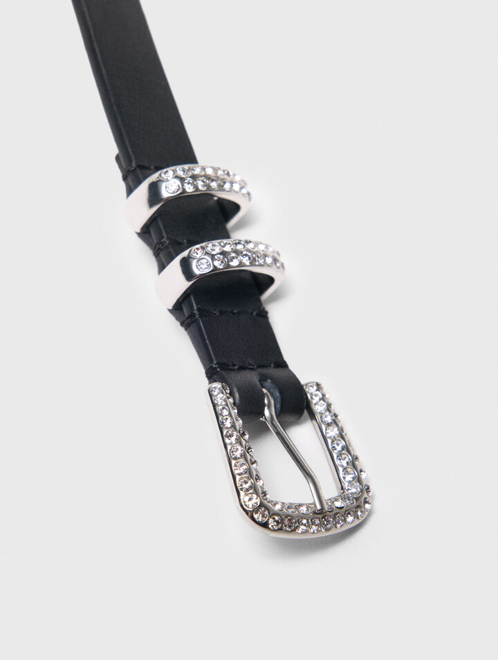 Cinturón fino con hebilla de strass