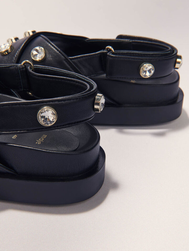 Sandalias de piel planas con strass