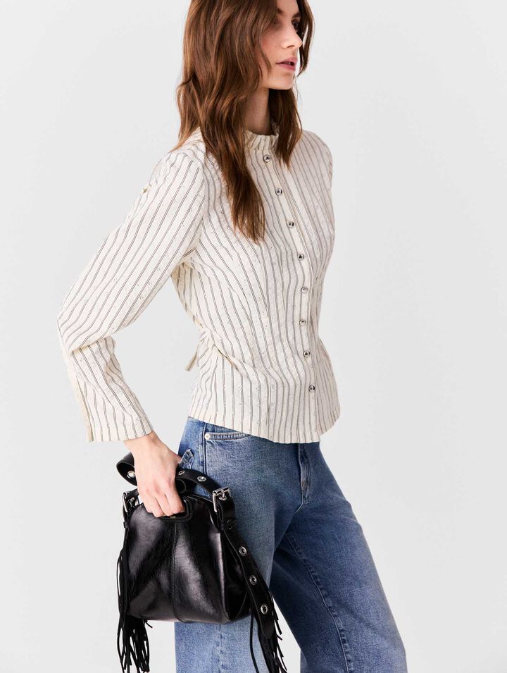 Camisa de cuello alto con pedrer&iacute;a