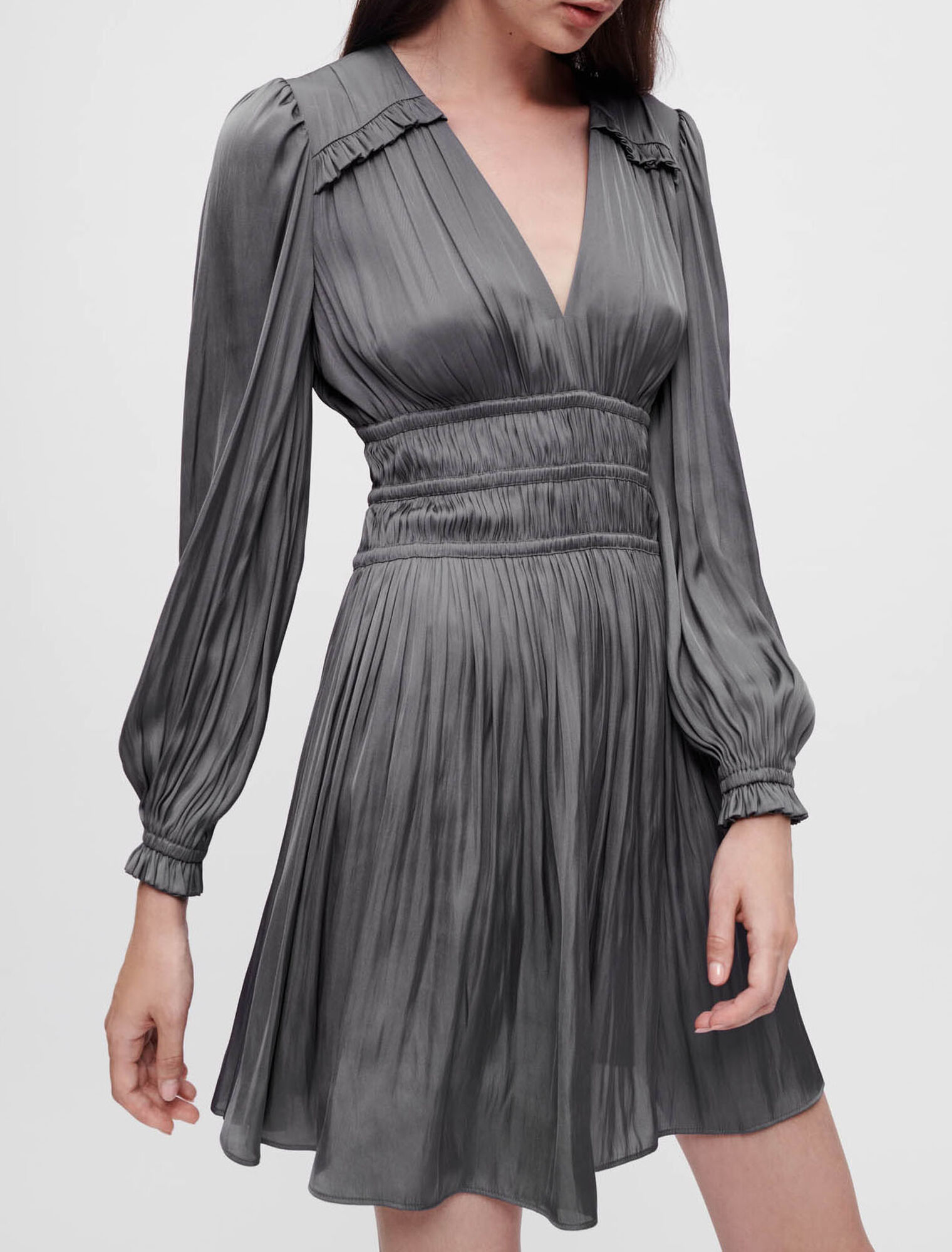 Vestido corto de raso