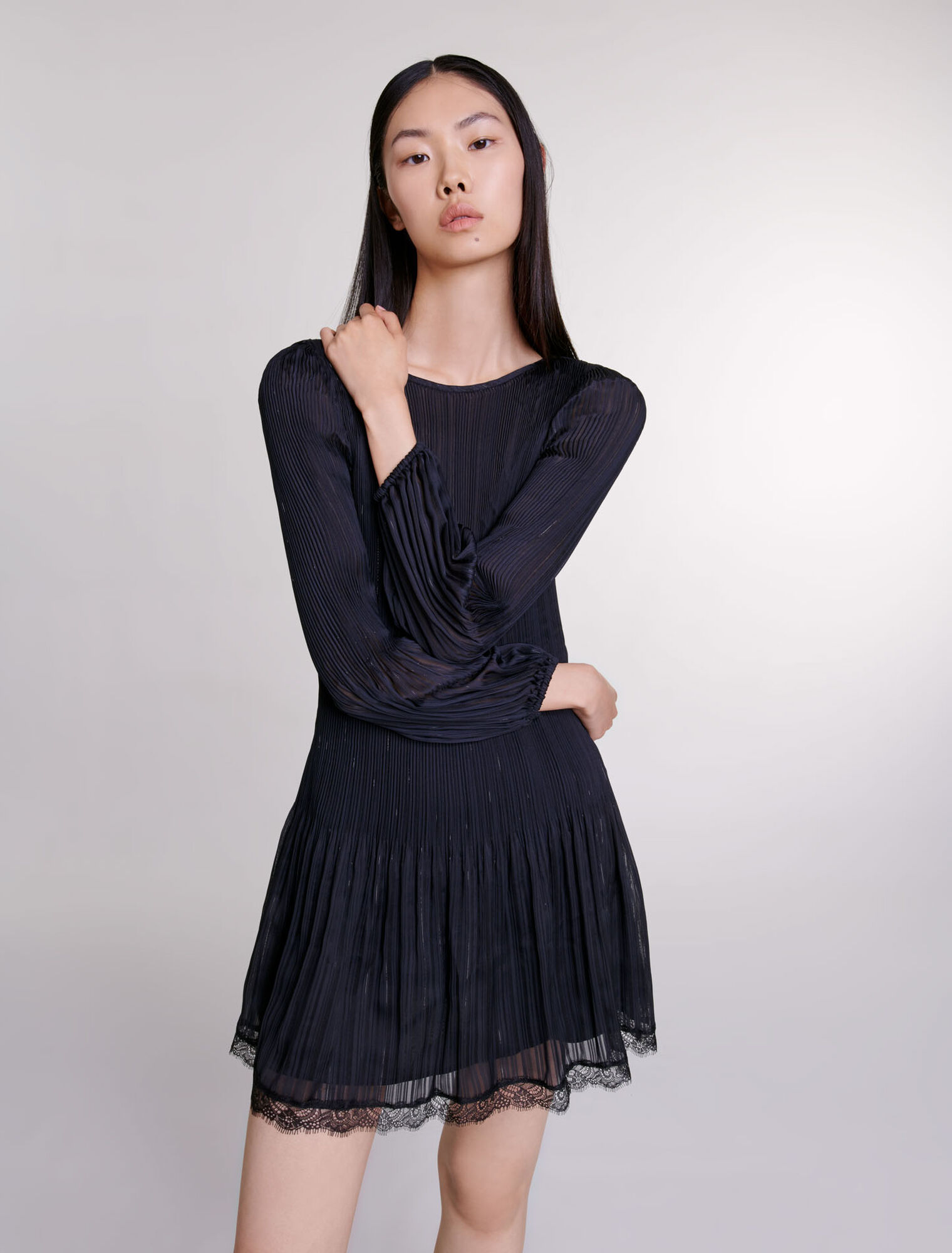 Vestido corto plisado