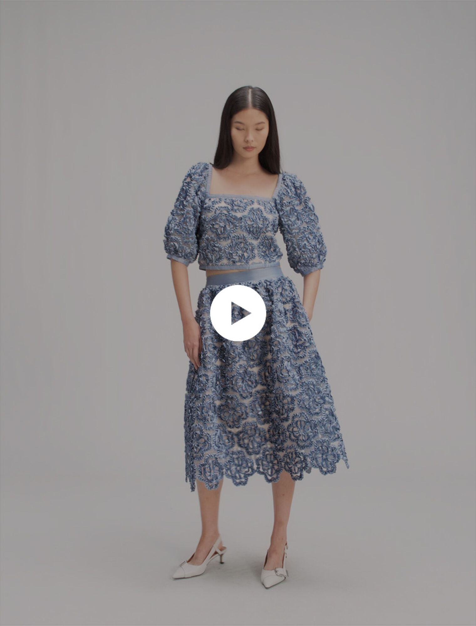 Falda larga de organza con motivo floral