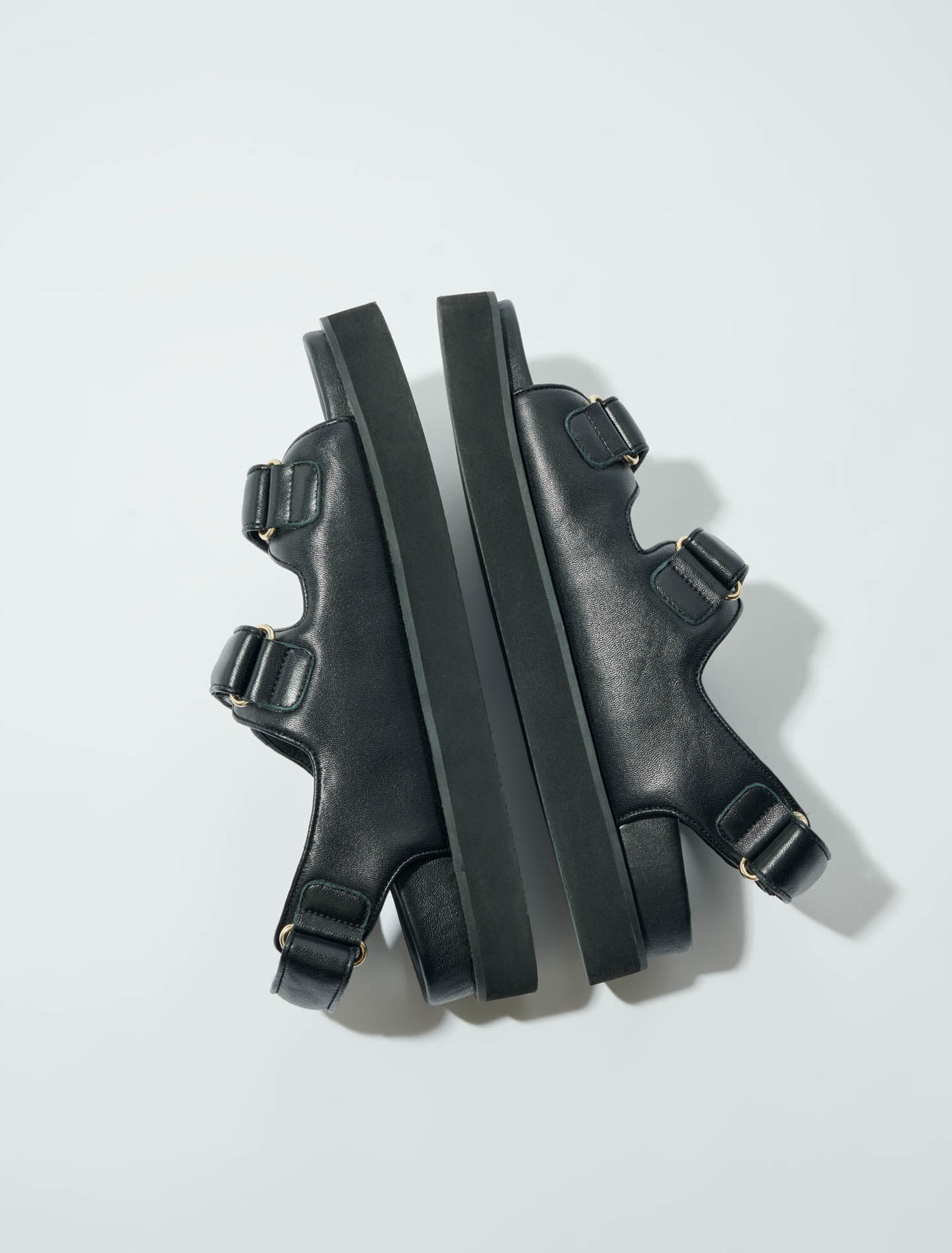Sandalias de piel planas