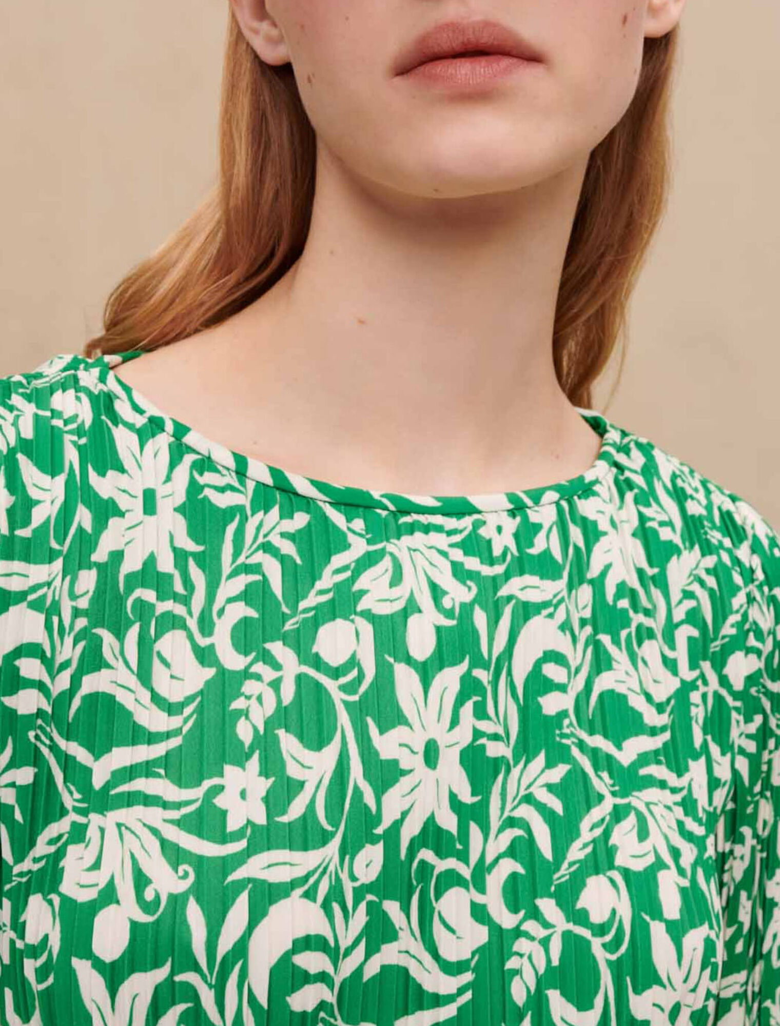 Vestido corto de manga larga