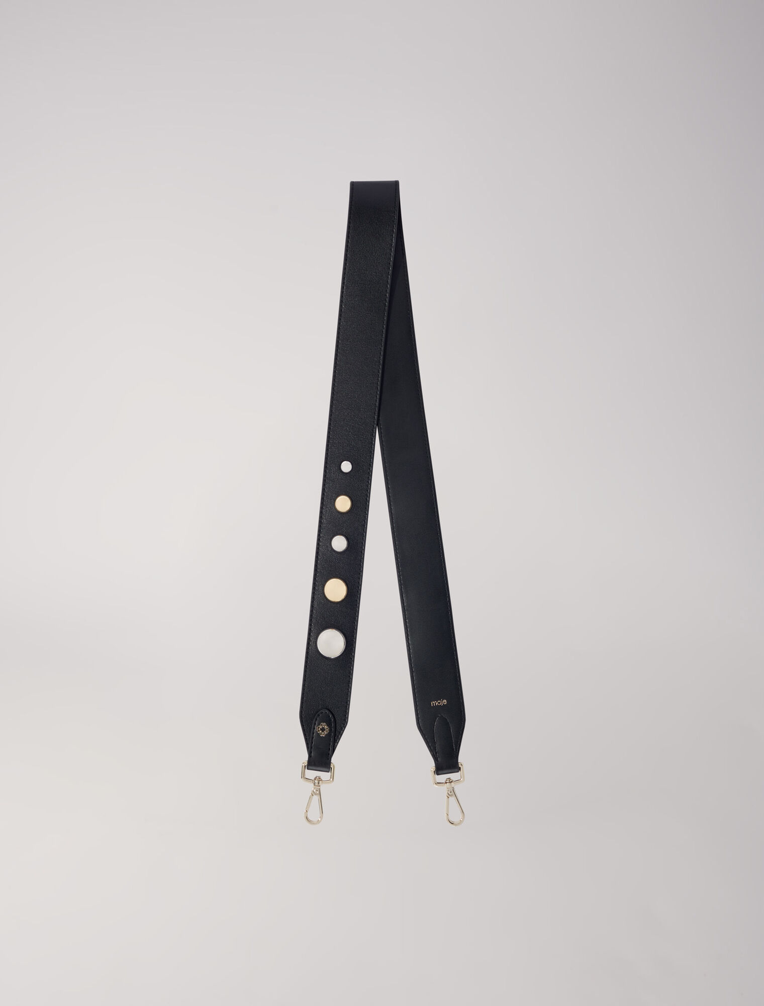 Bandolera de cuero con tachuelas
