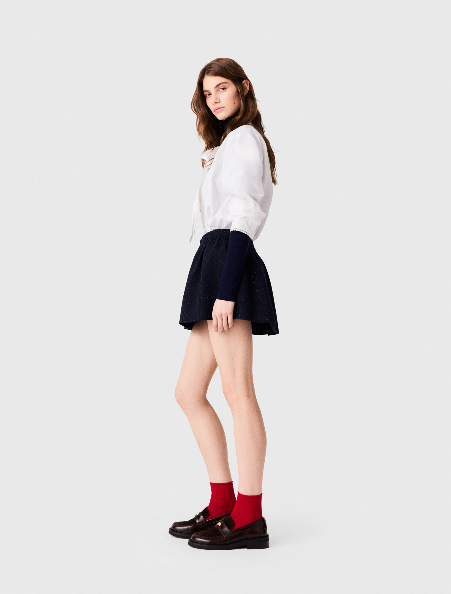 Falda corta sastre con strass