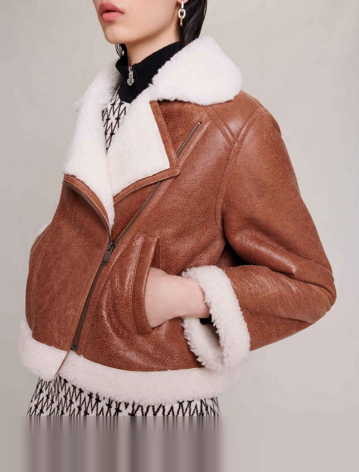 Chaqueta corta de piel de cordero