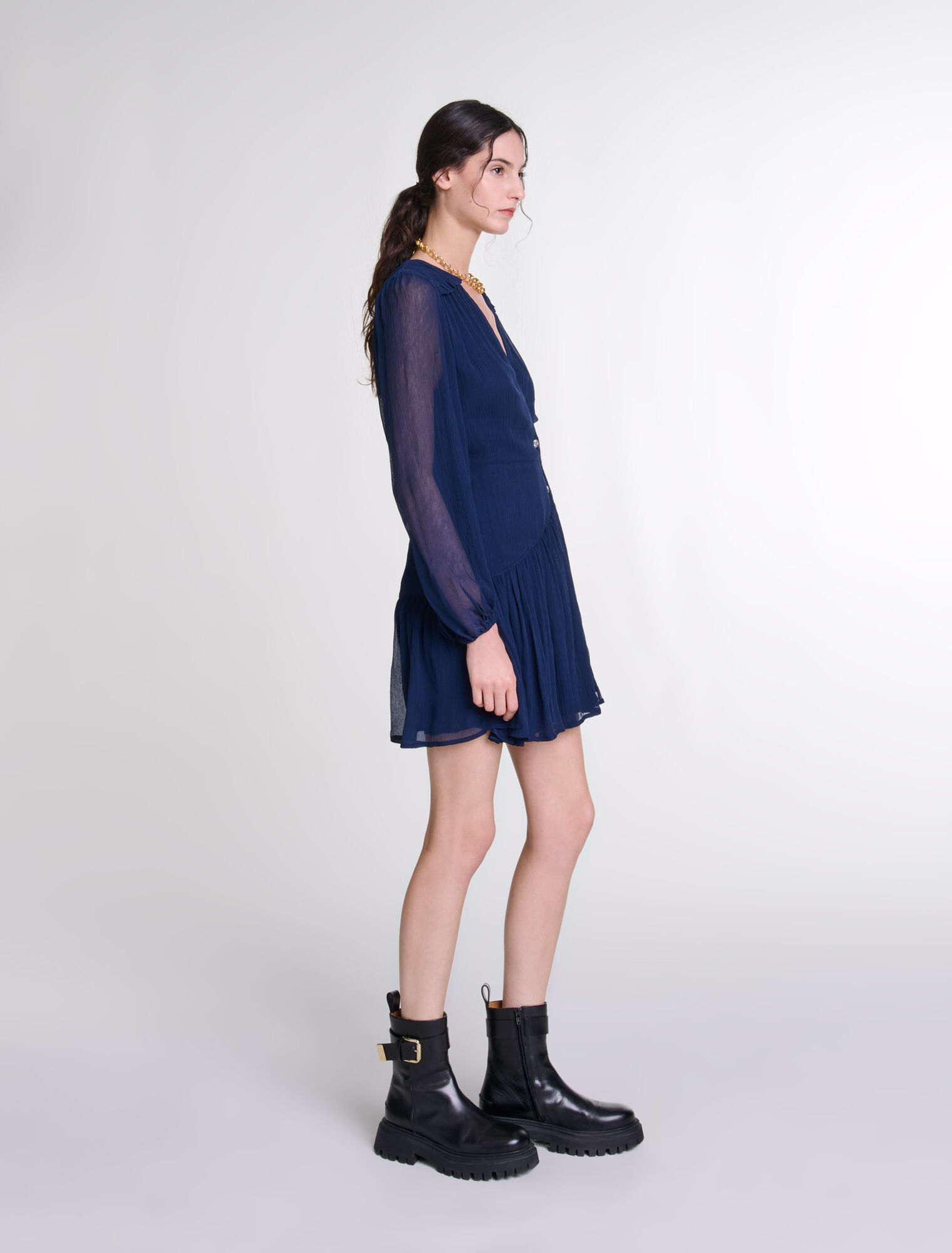 Vestido corto con volantes